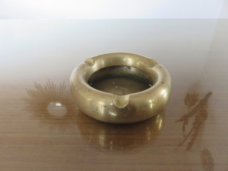Round brass ashtray 60s 70s