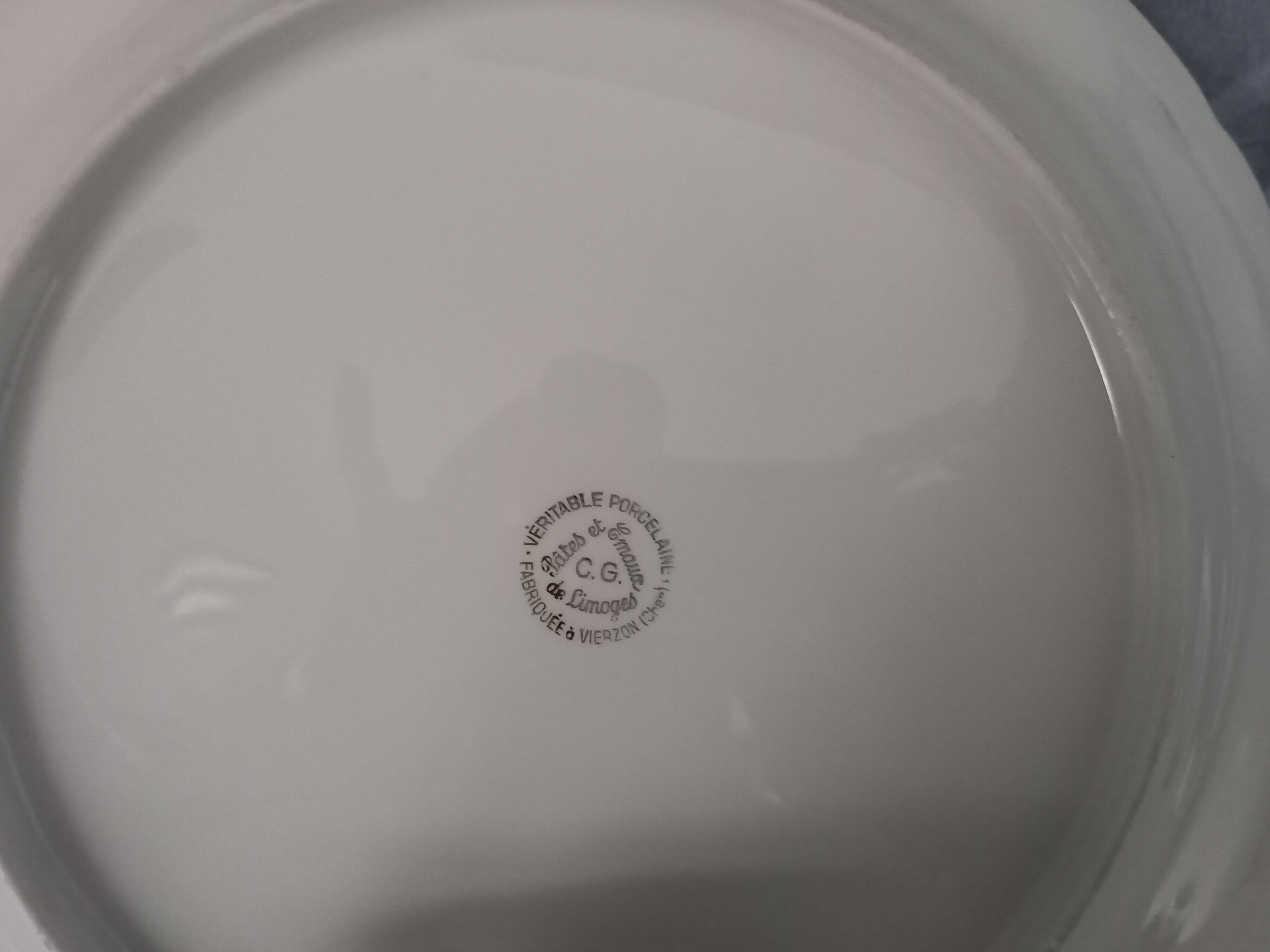 Lot of 8 hollow plates