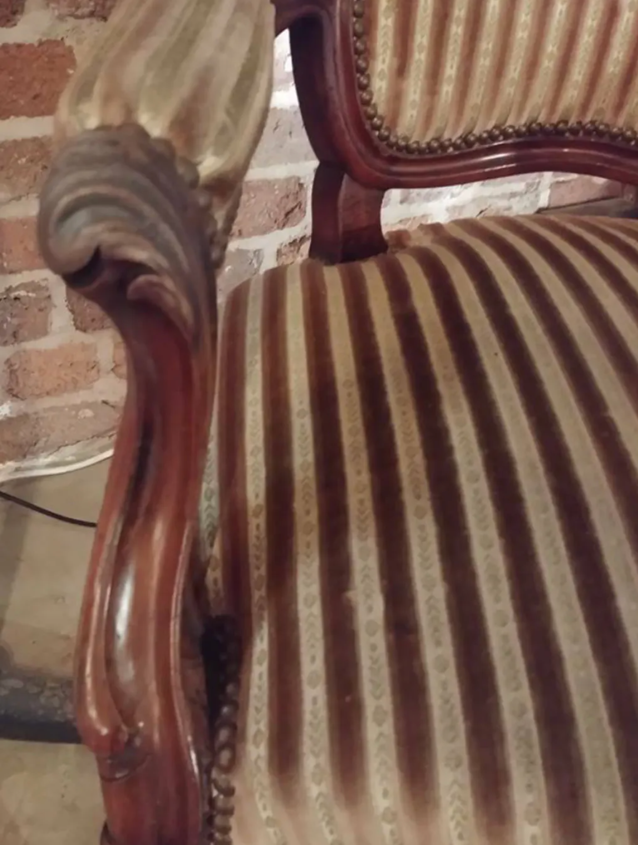 Convertible armchair