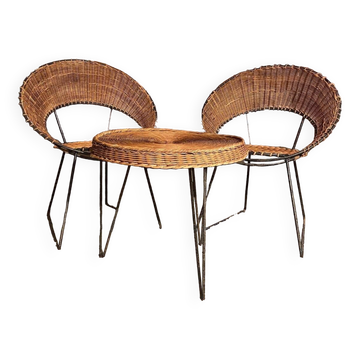 Set of 2 wicker armchairs and coffee table Raoul Guy 1950