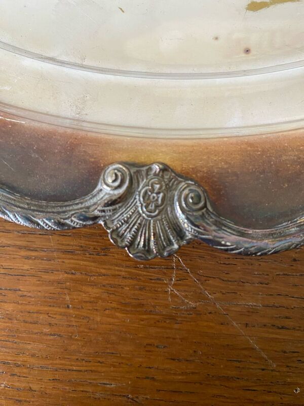 Plat de service Art nouveau argenté à décor floral