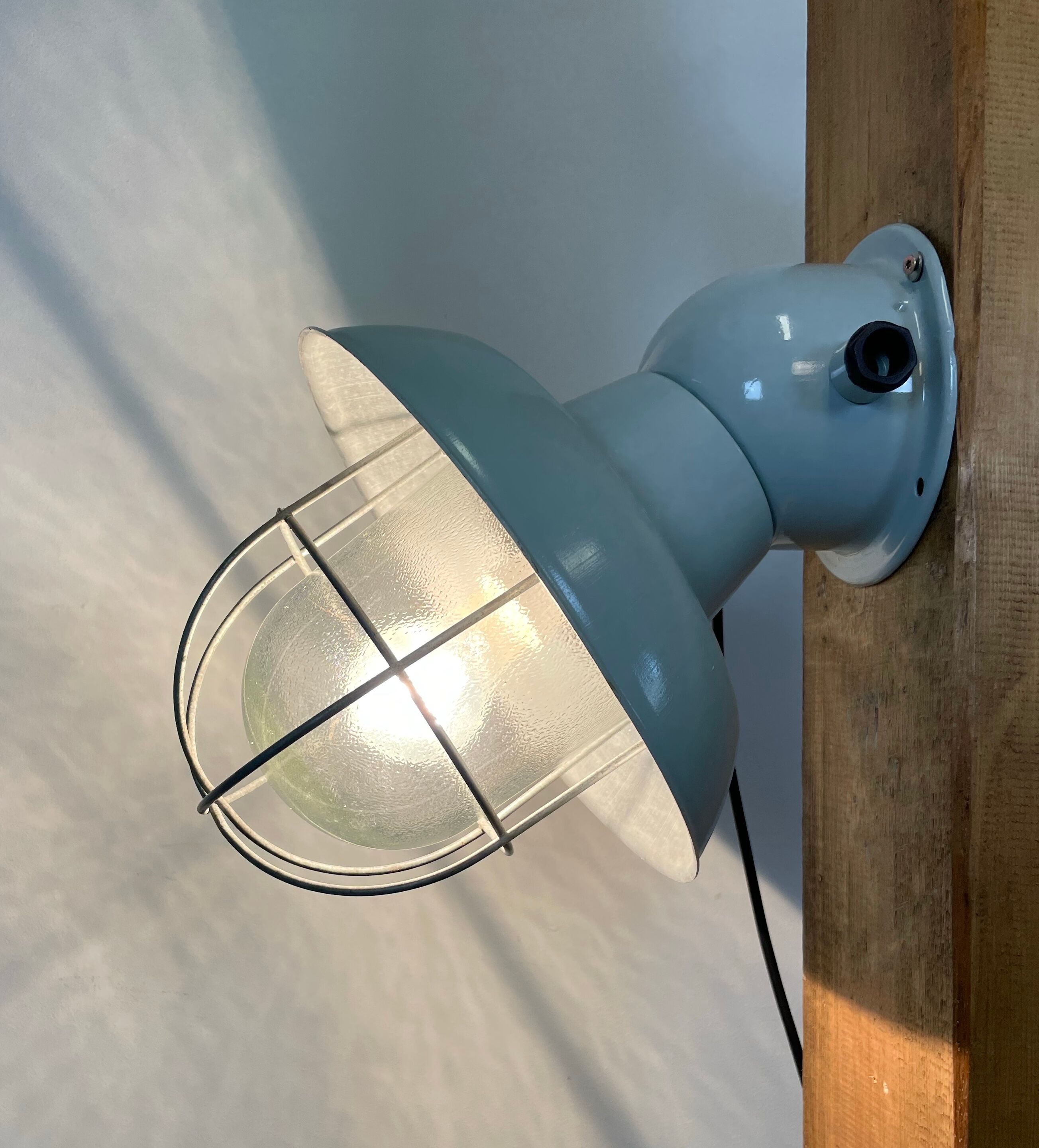 Industrial aluminum wall lamp, 1960s