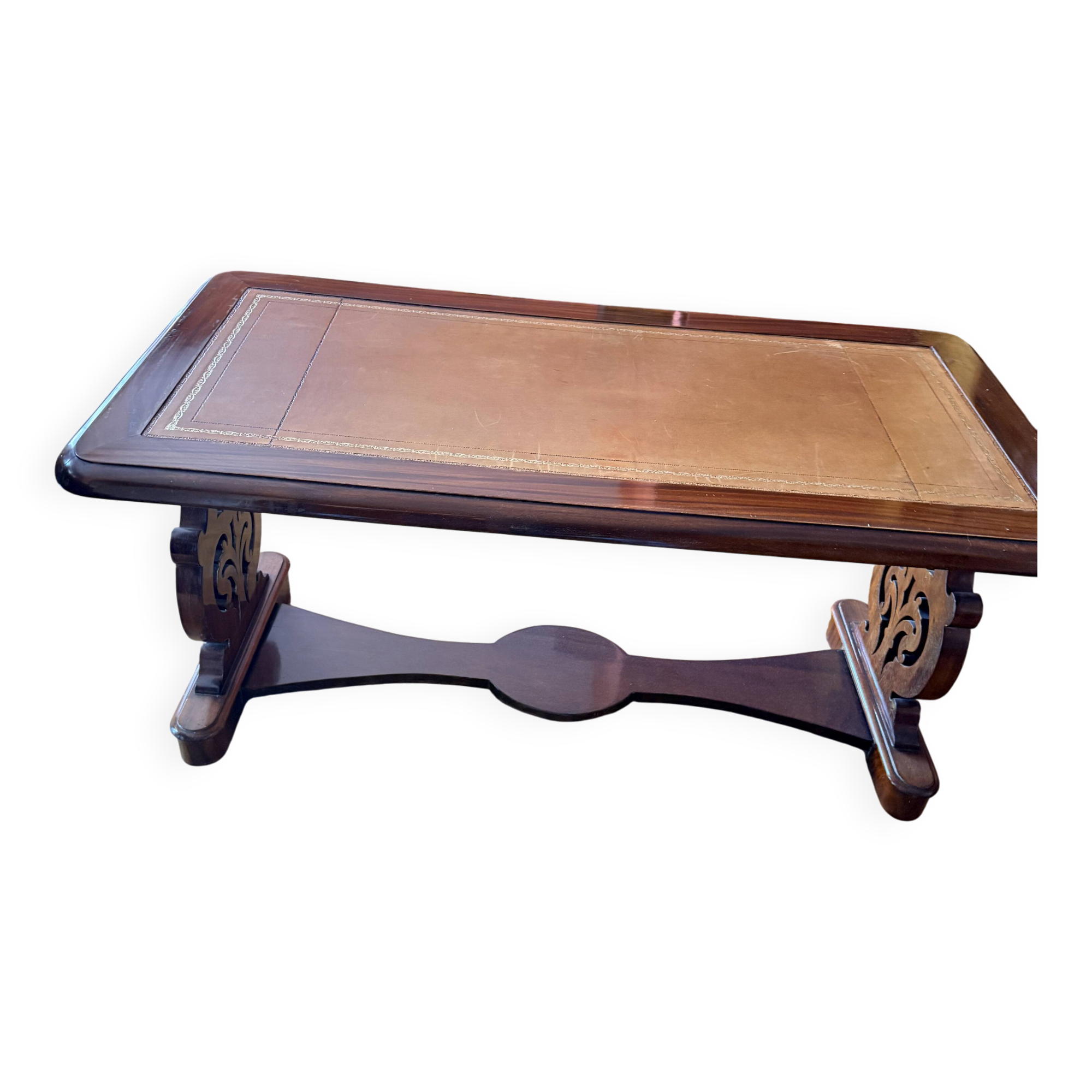 English coffee table in mahogany – Victorian legs circa 1880 – provenance