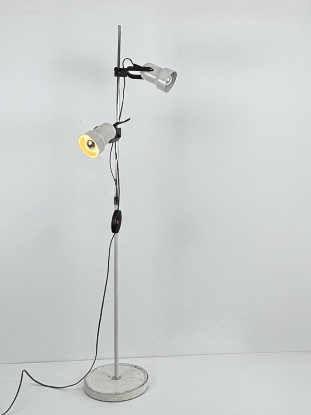 Vintage adjustable floor lamp, matte white lacquered metal and chrome, France 1970.