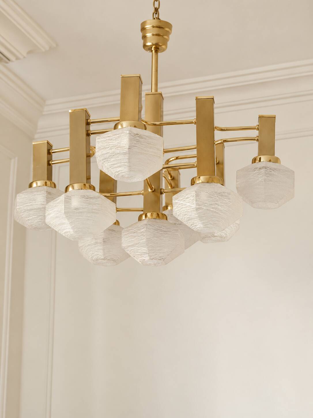Gaetano Sciolari 1970s Italian Brass & Textured Glass 9-Light Chandelier