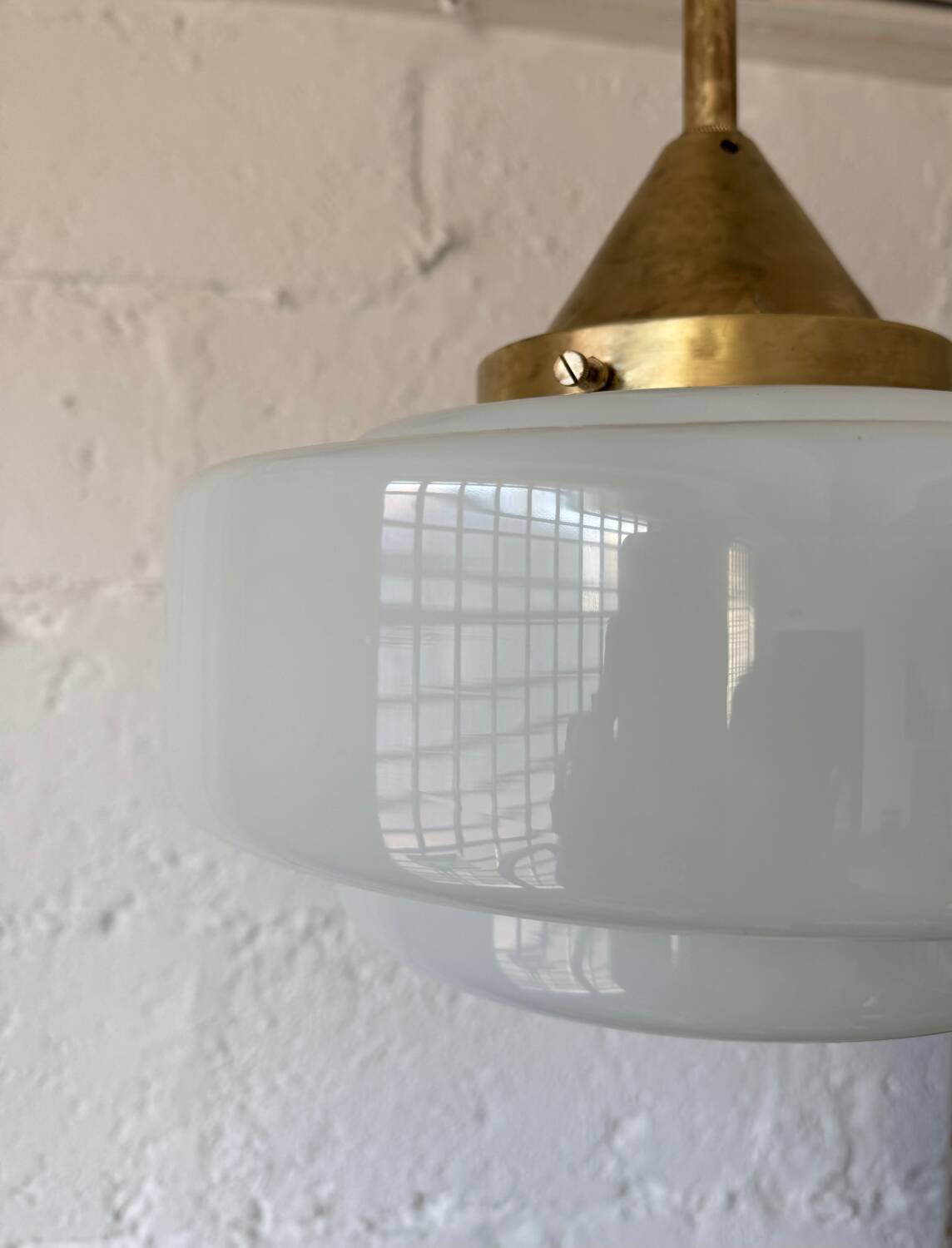 Lustre Art Déco opaline style Bauhaus