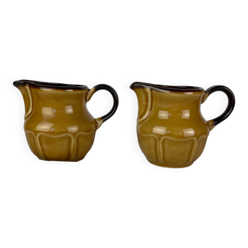 Lot 2 pots à lait