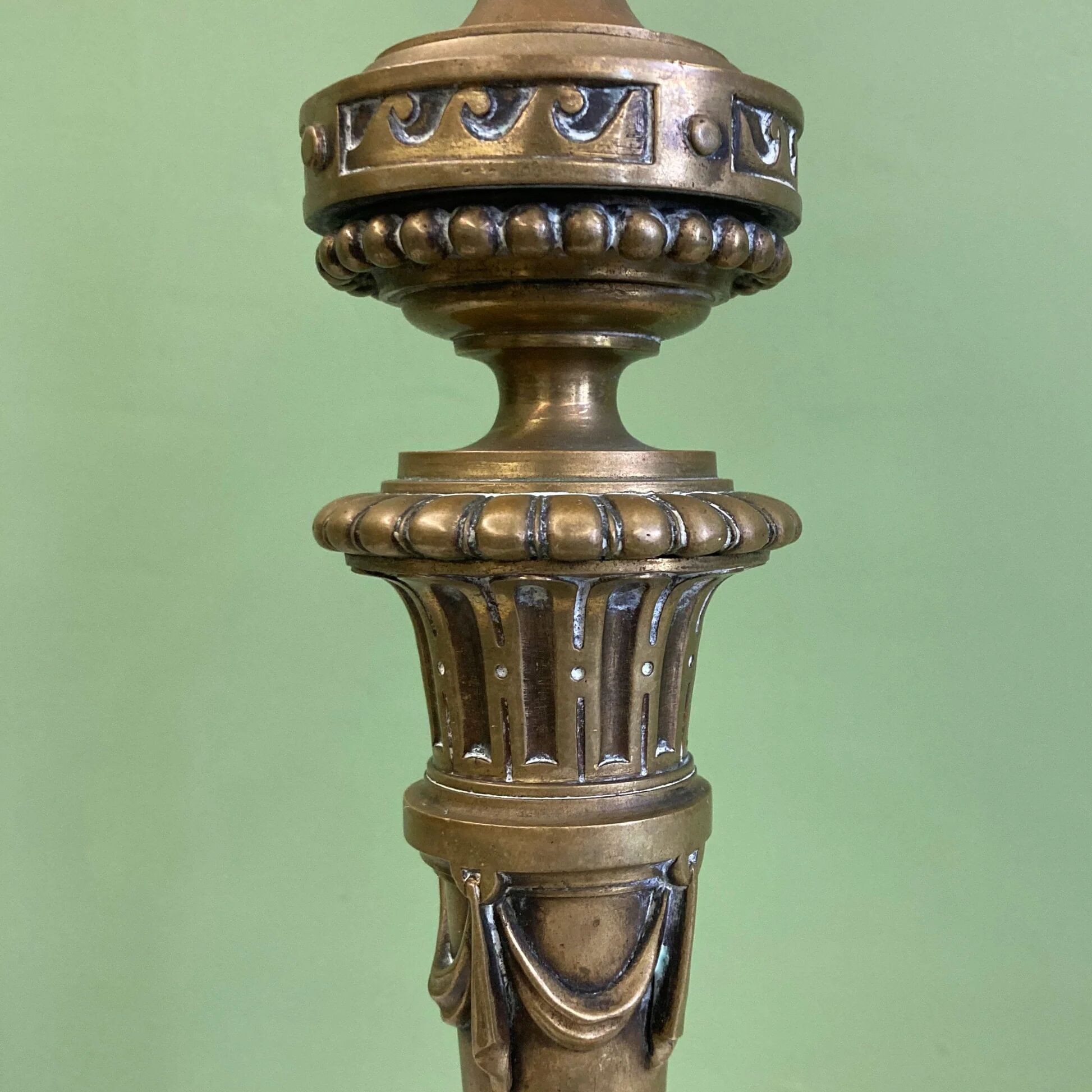 Large bronze lamp base from the late 19th century. Torch table lamp.