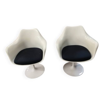 Knoll-style armchairs