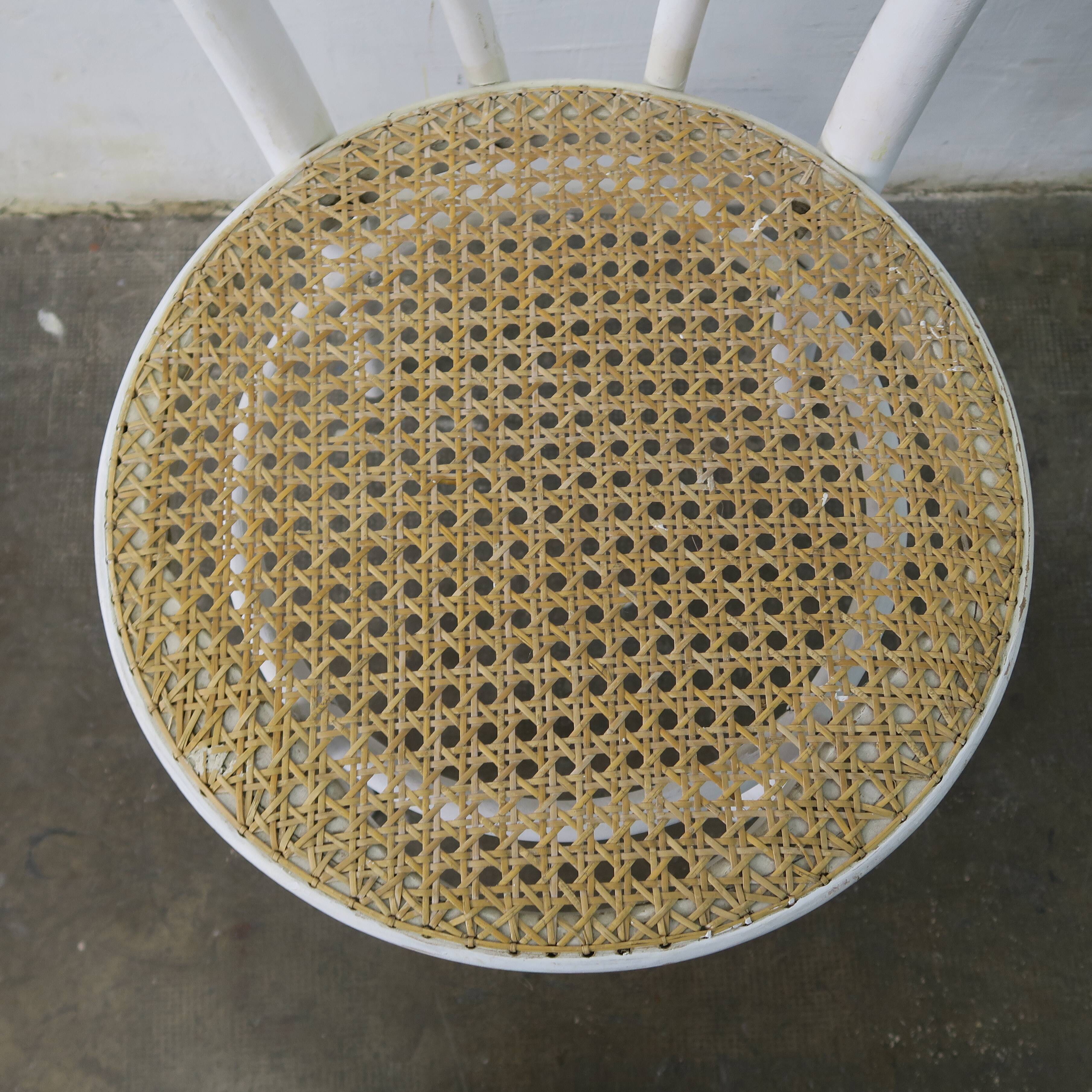 Chaise bistrot blanche cannée