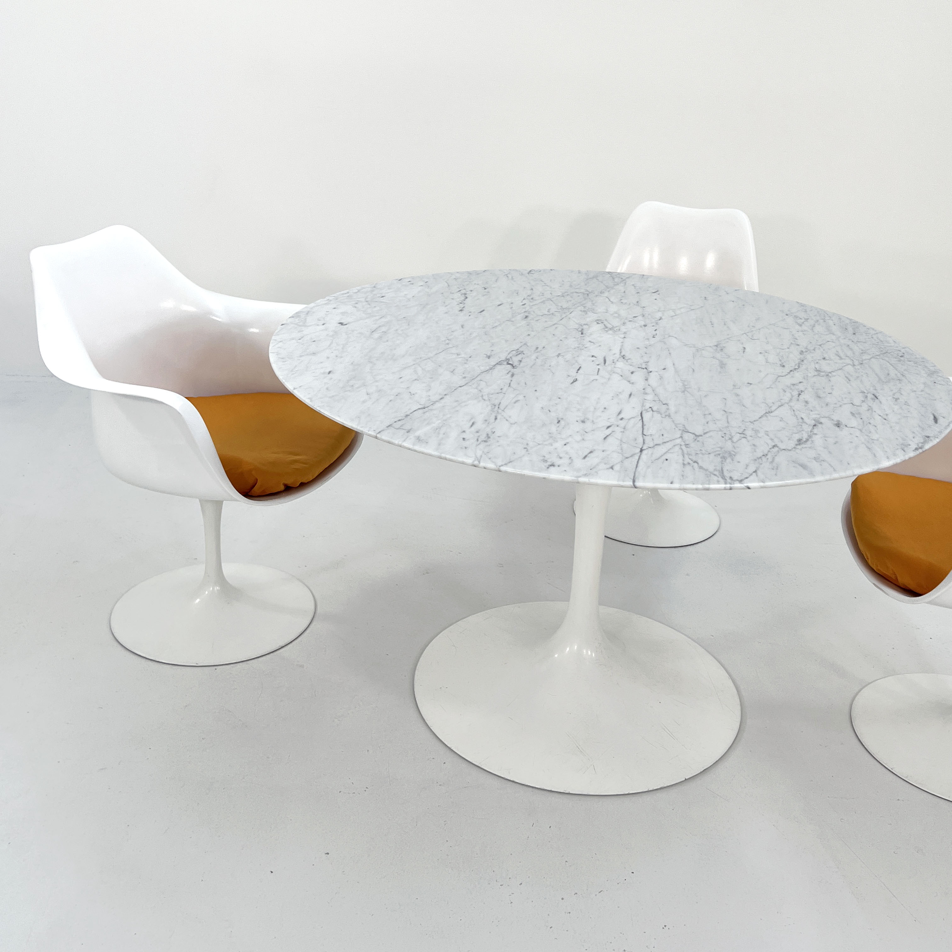 Marble table 120 cm Tulip by Eero Saarinen edited by Knoll, 1970s