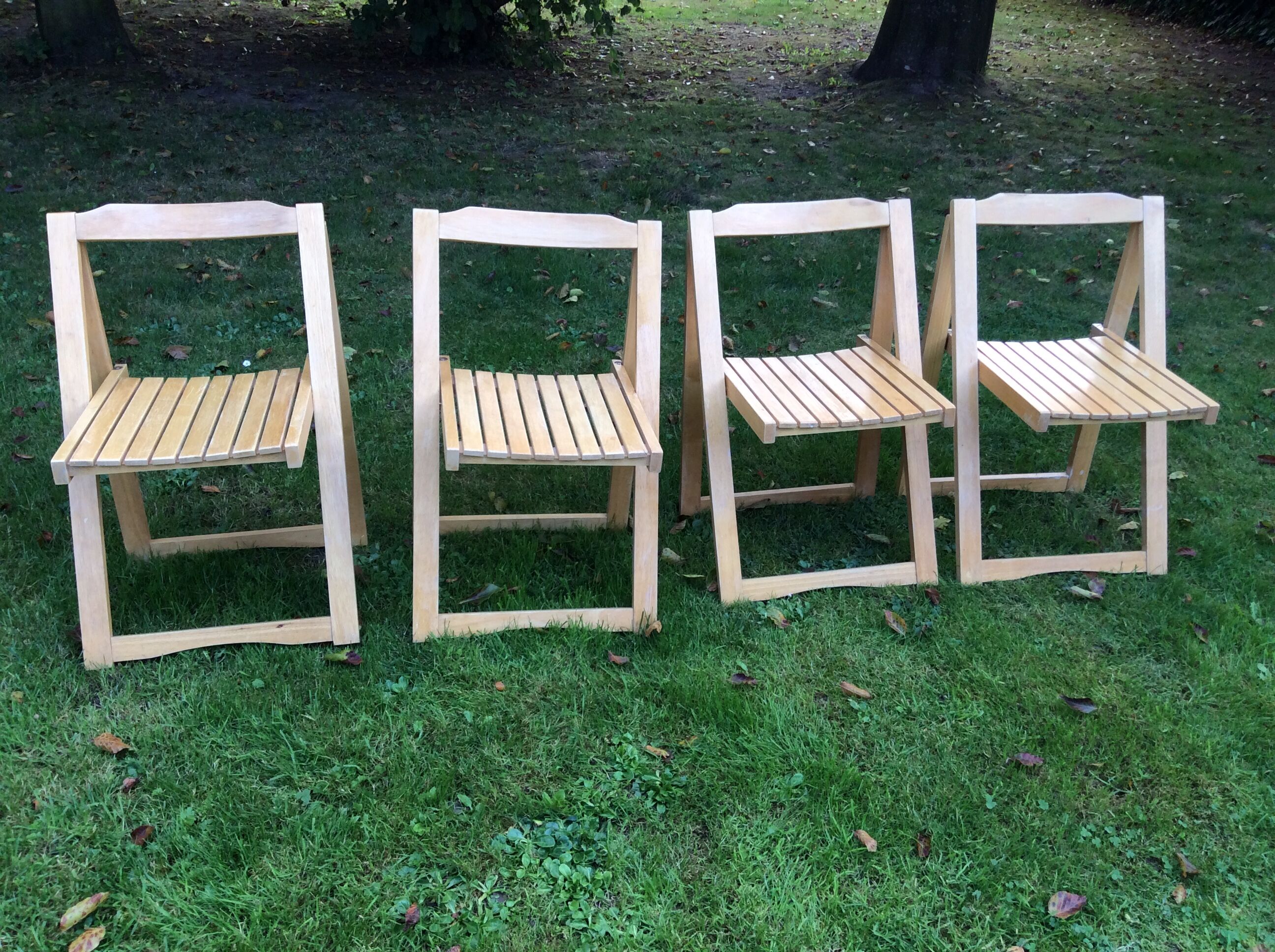 Series of 4 folding chairs