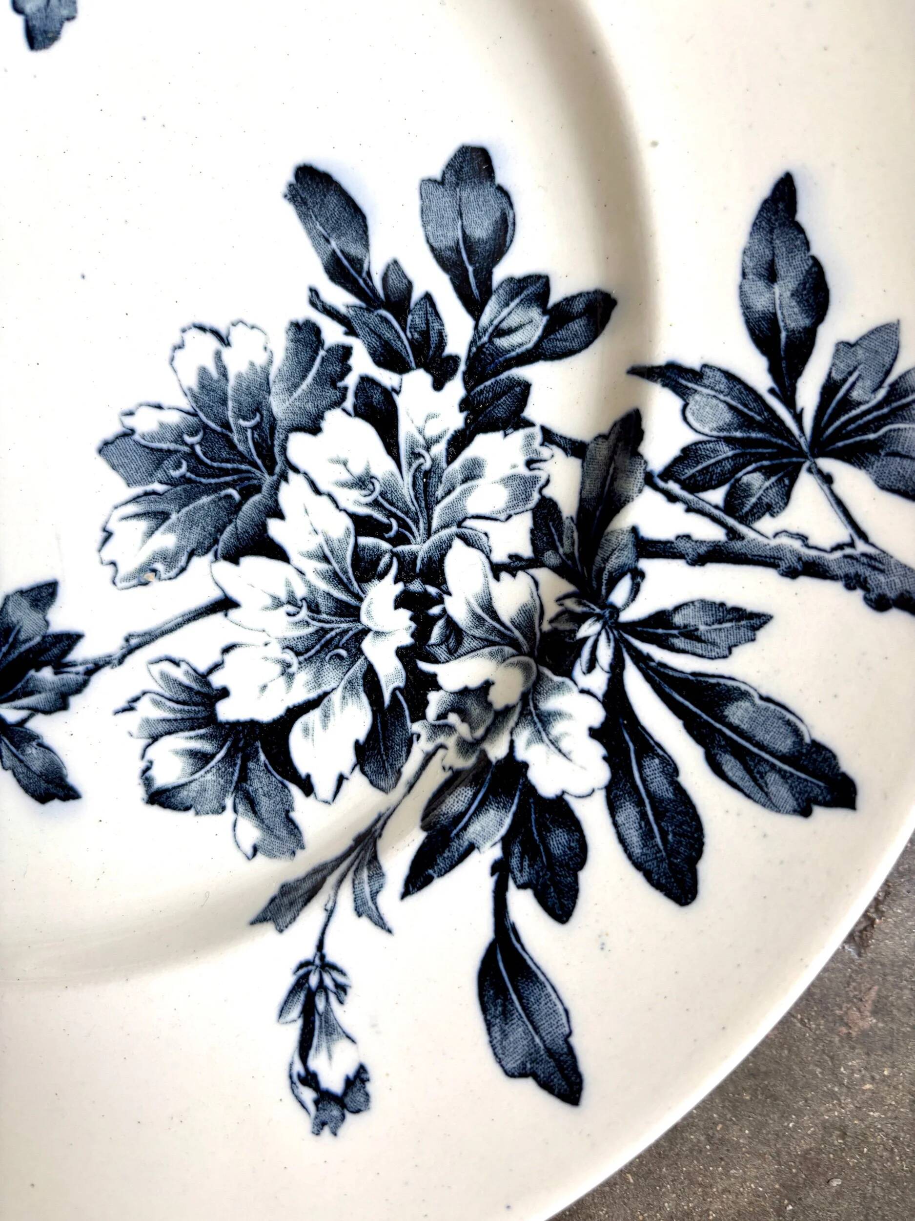 Small round Lunéville dish in blue ironstone, "Azaléa" service