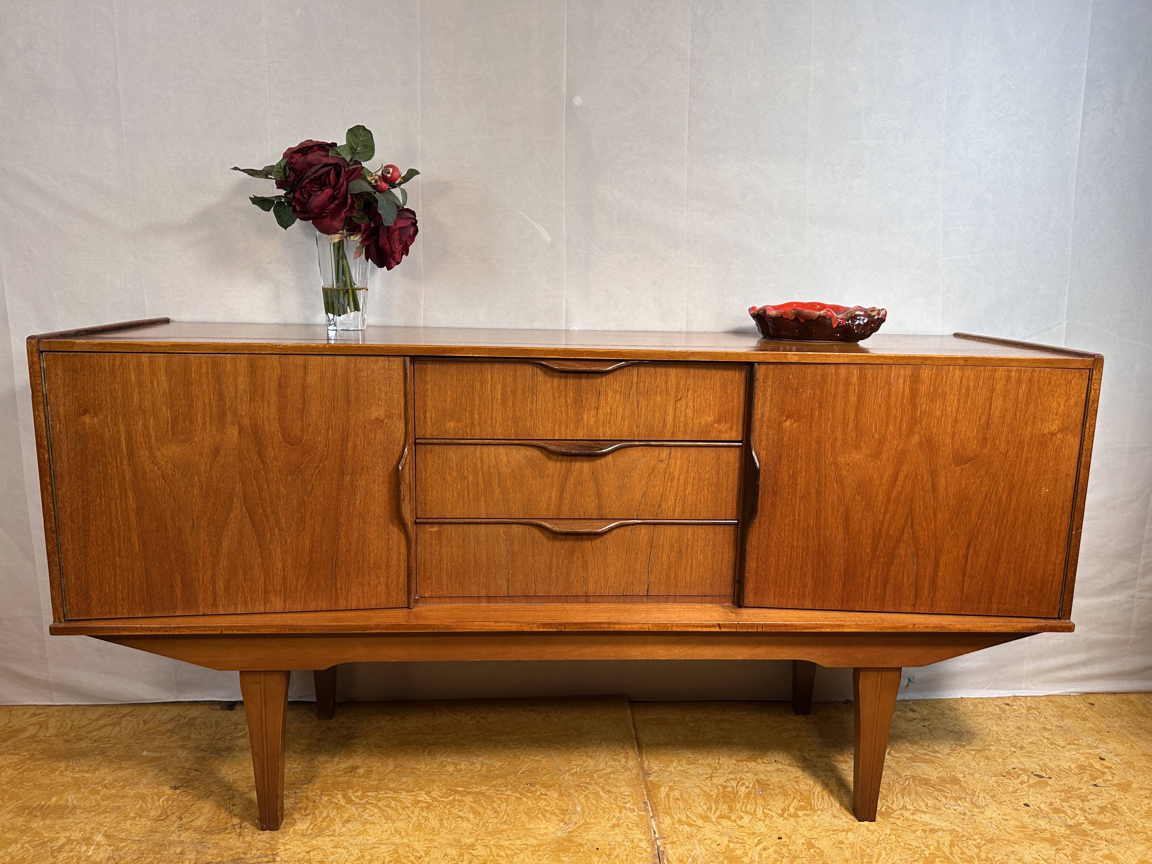 Small Mid-Century Retro Vintage Teak Sideboard – 1960