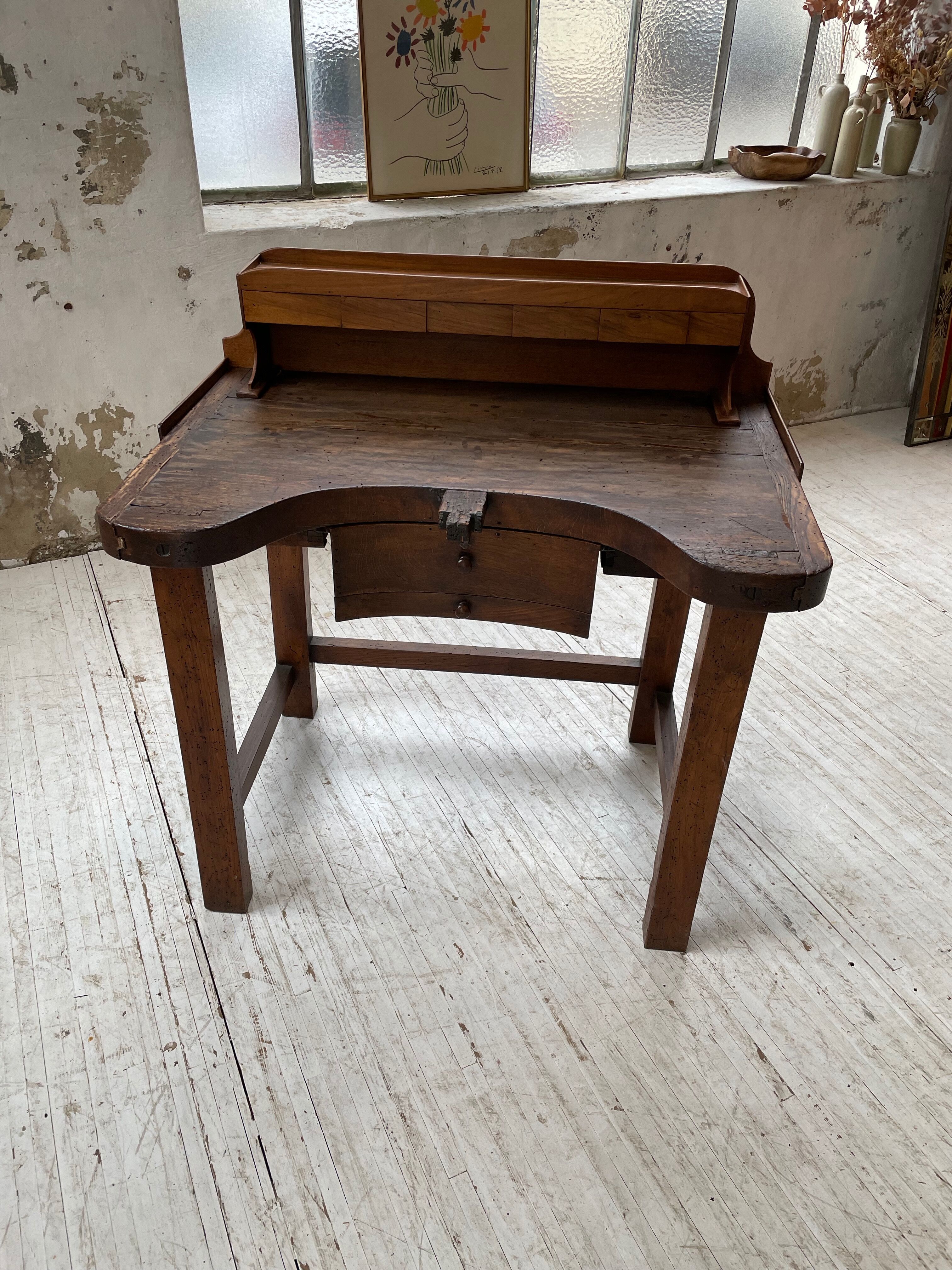 Establishment of jeweler XIXth oak