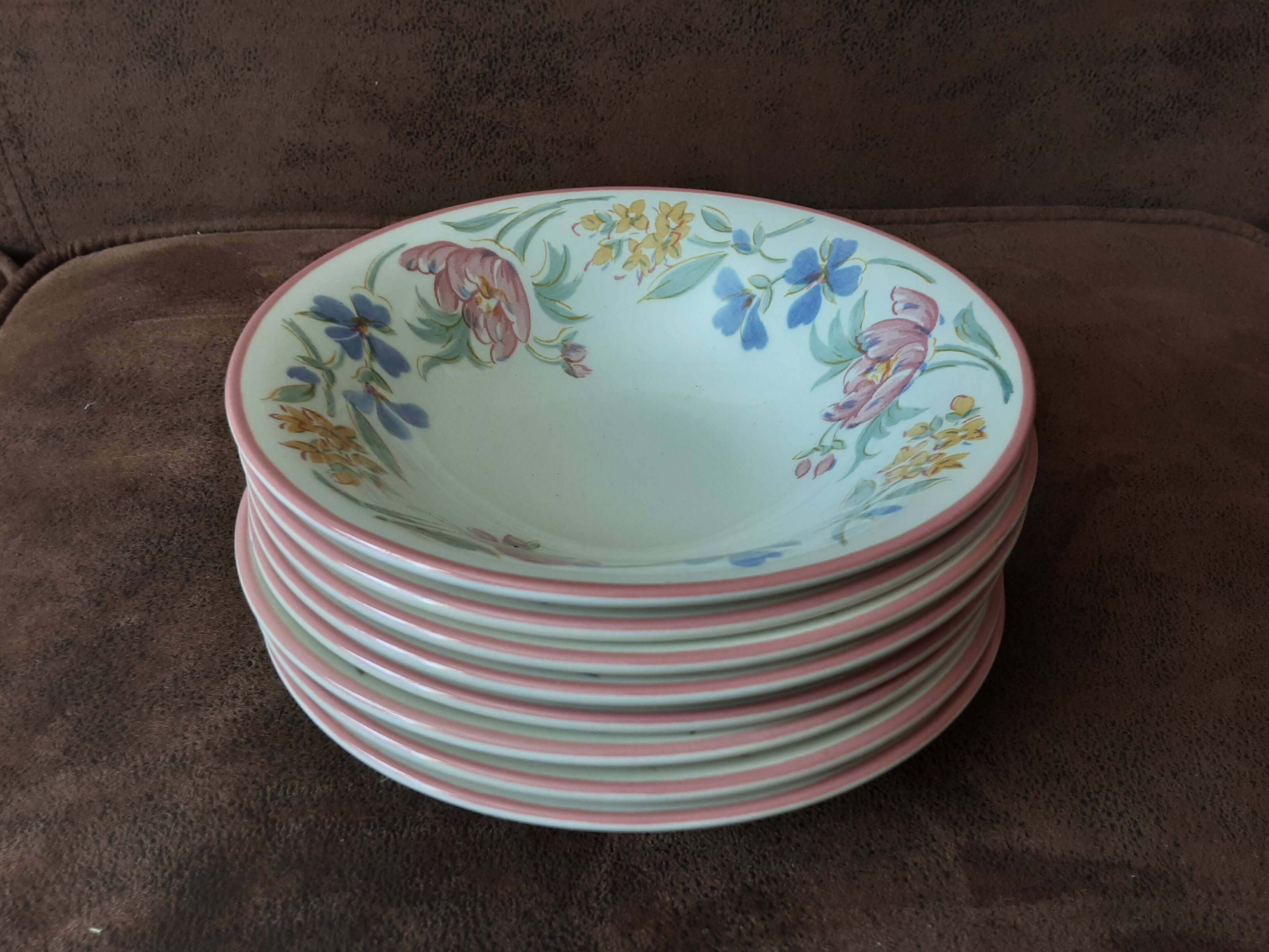 Set of 8 Chelsea England bowls