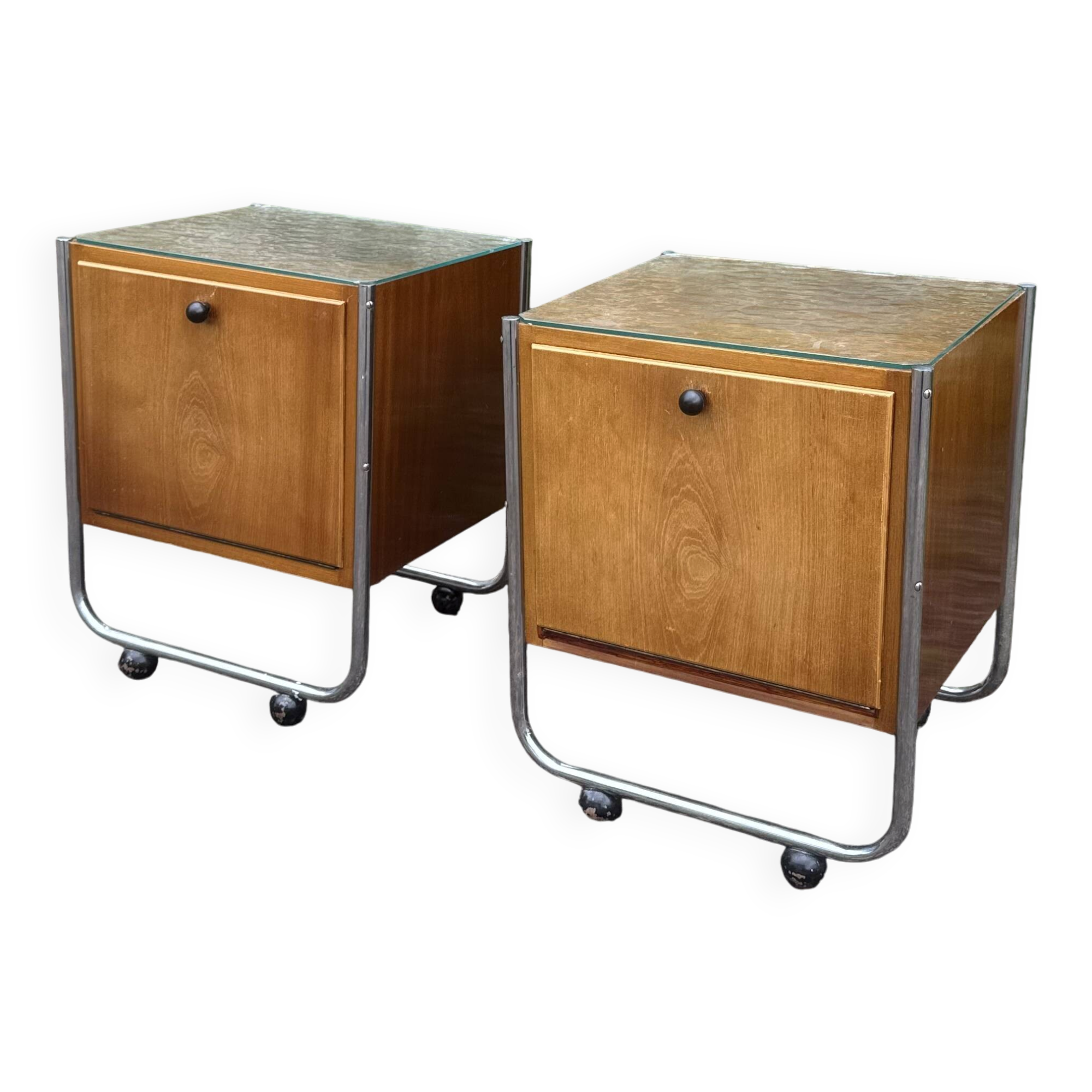 Paire de tables de chevet fonctionnalistes, vers 1940–1955