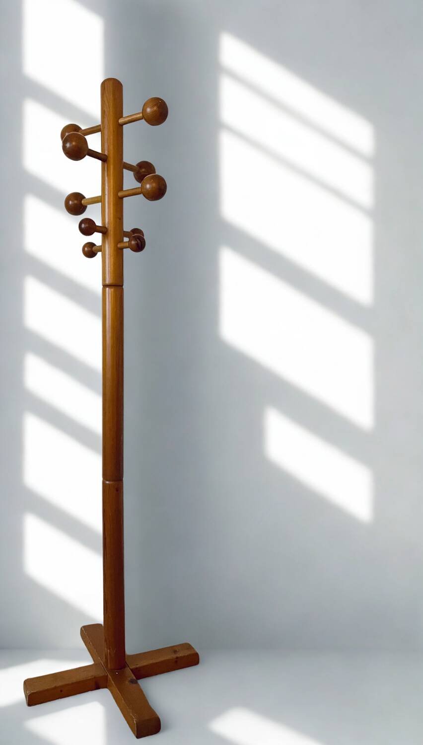 Pine coat rack with 10 hooks, 1970s.