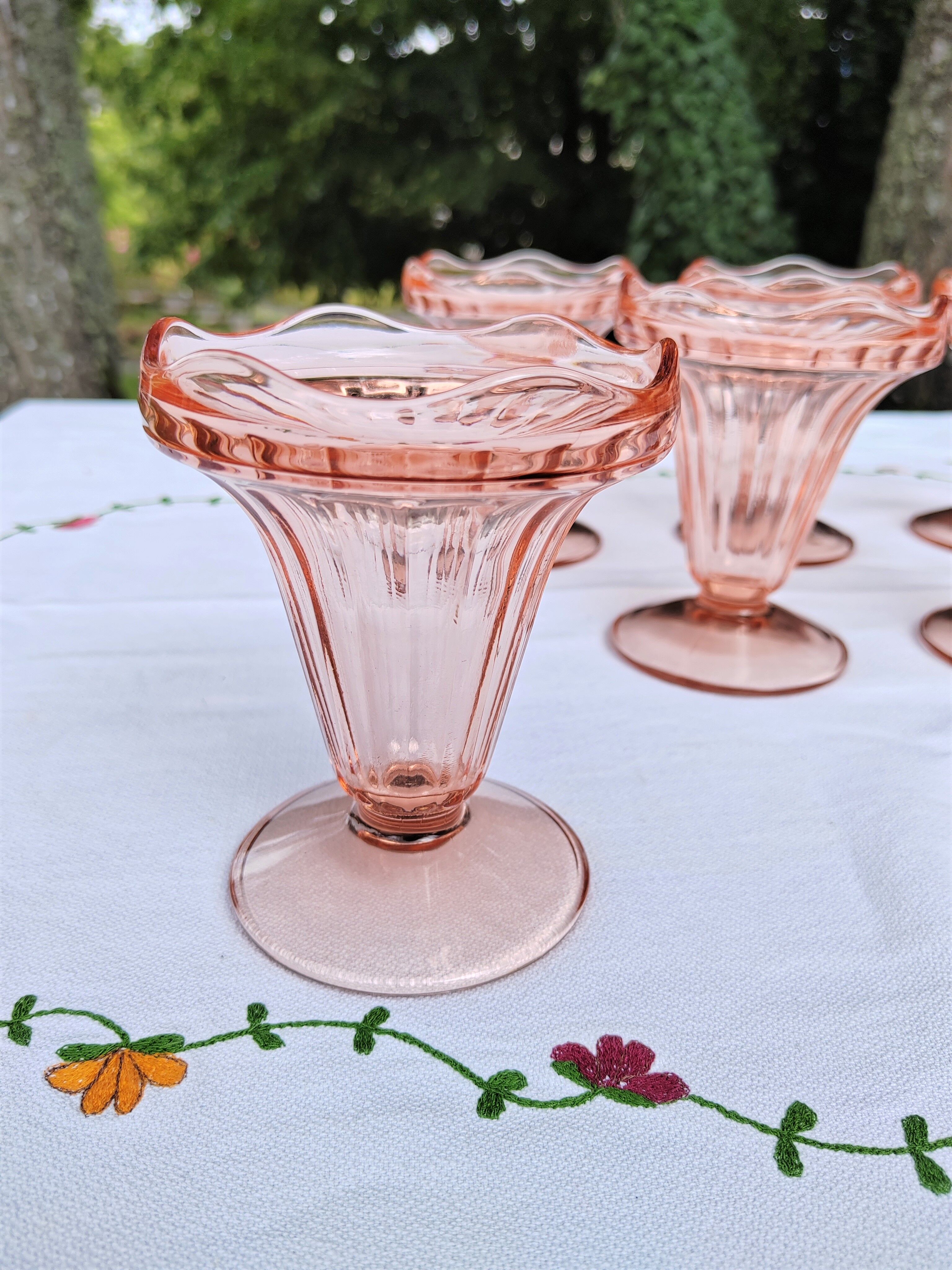 Suite of 6 pink glass ice cream bowls 70s/80s