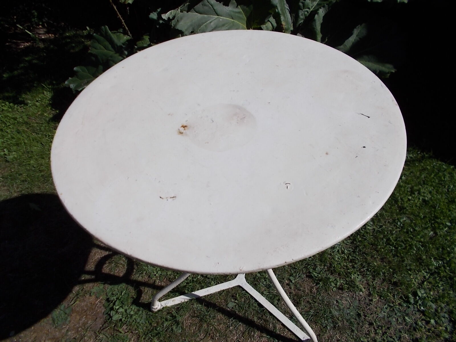 White wrought iron table