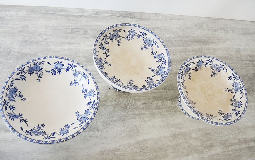 Former trio of dresden porcelain compotiers