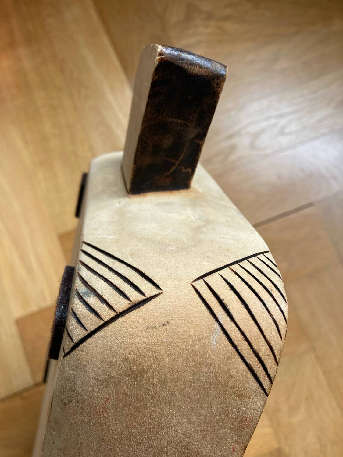 Plateau ethnique en bois