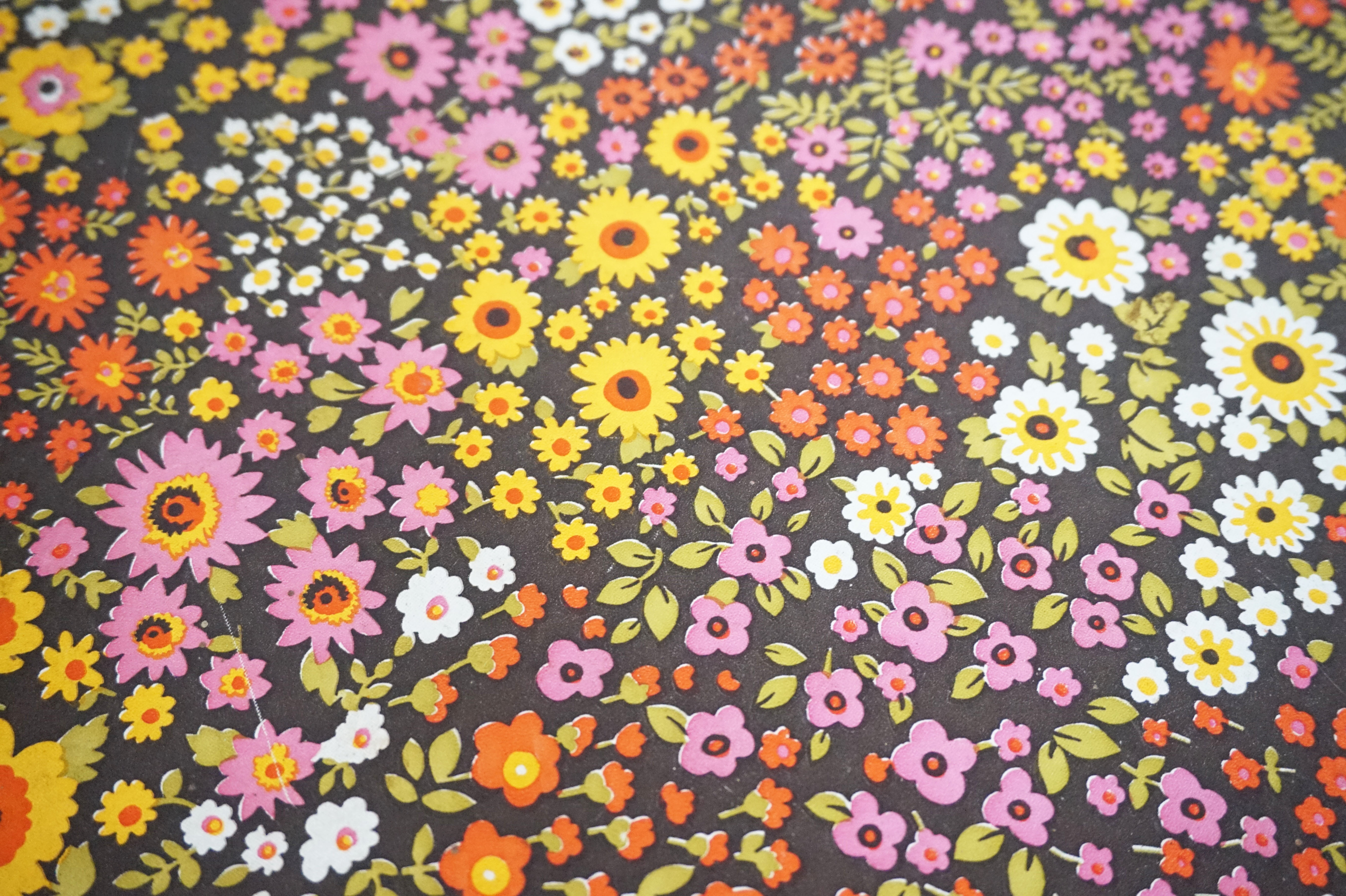 Wicker top flower pattern 1970