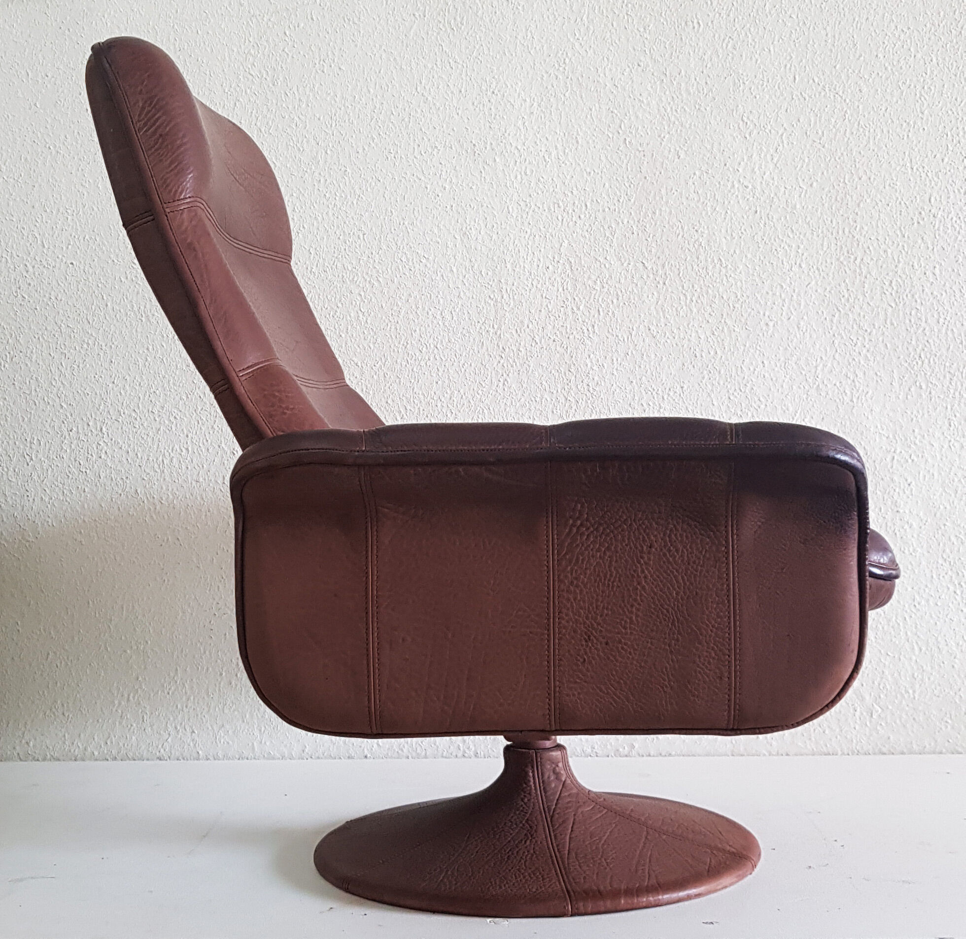 De Sede ds 50 swivel leather armchair, Switzerland 1970