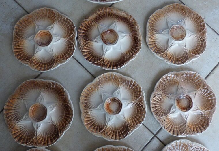 SARREGUEMINE brand polychrome earthenware oyster service