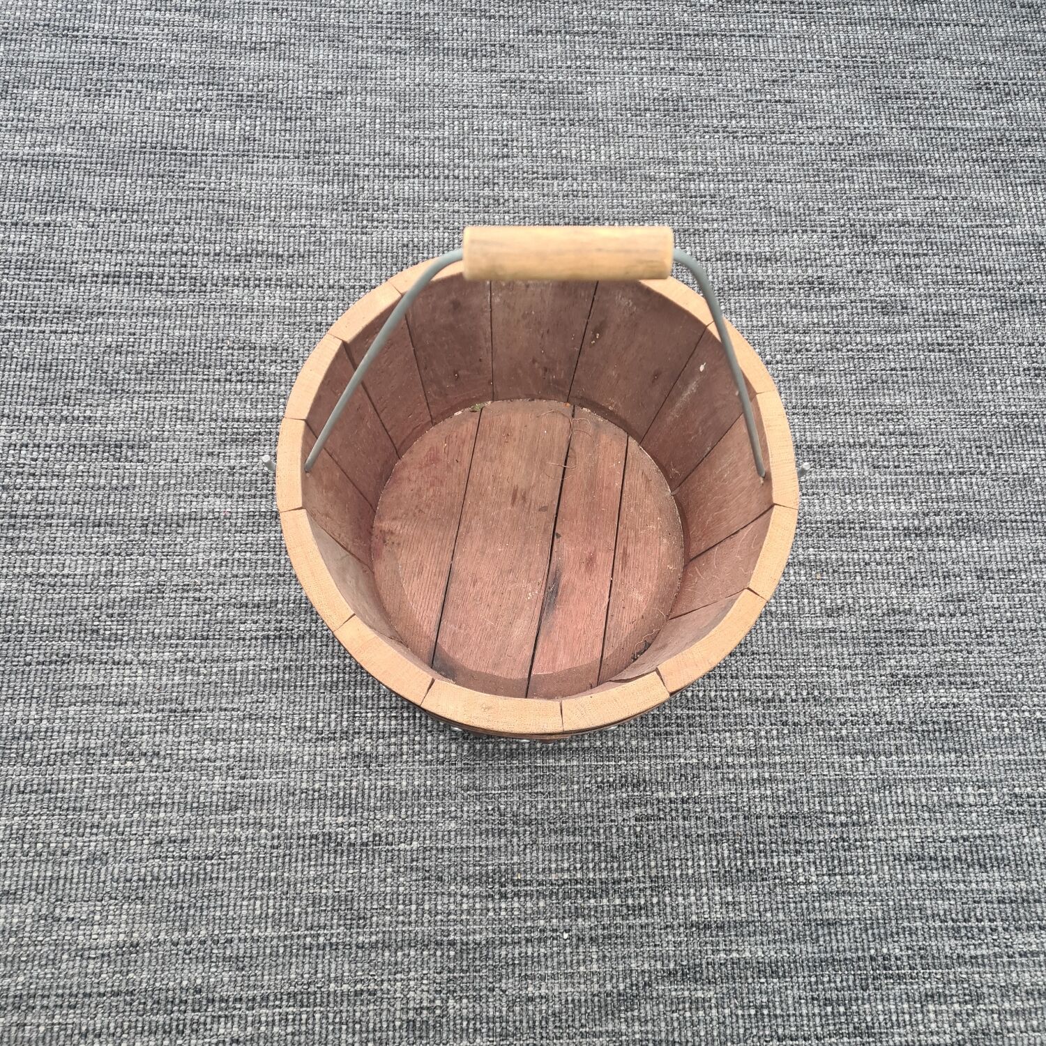 Wooden bucket