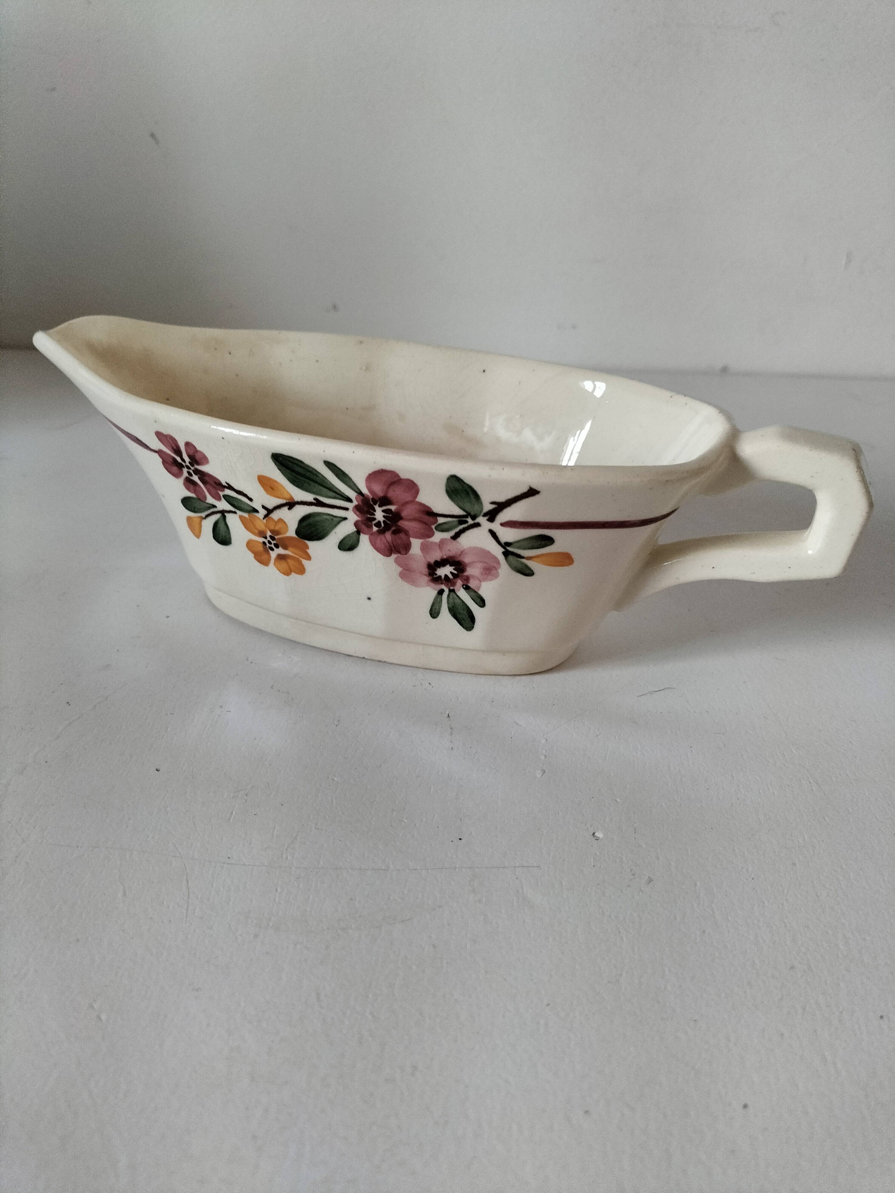 Sarreguemines sauce boat, Bitche model, 1930-1950