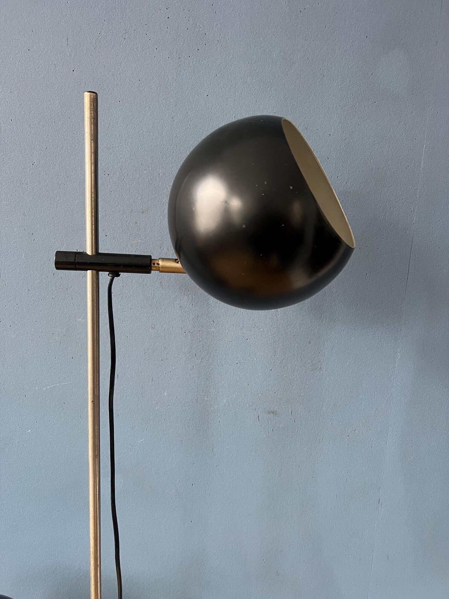 Lampadaire vintage en forme d'œil noir du milieu du siècle