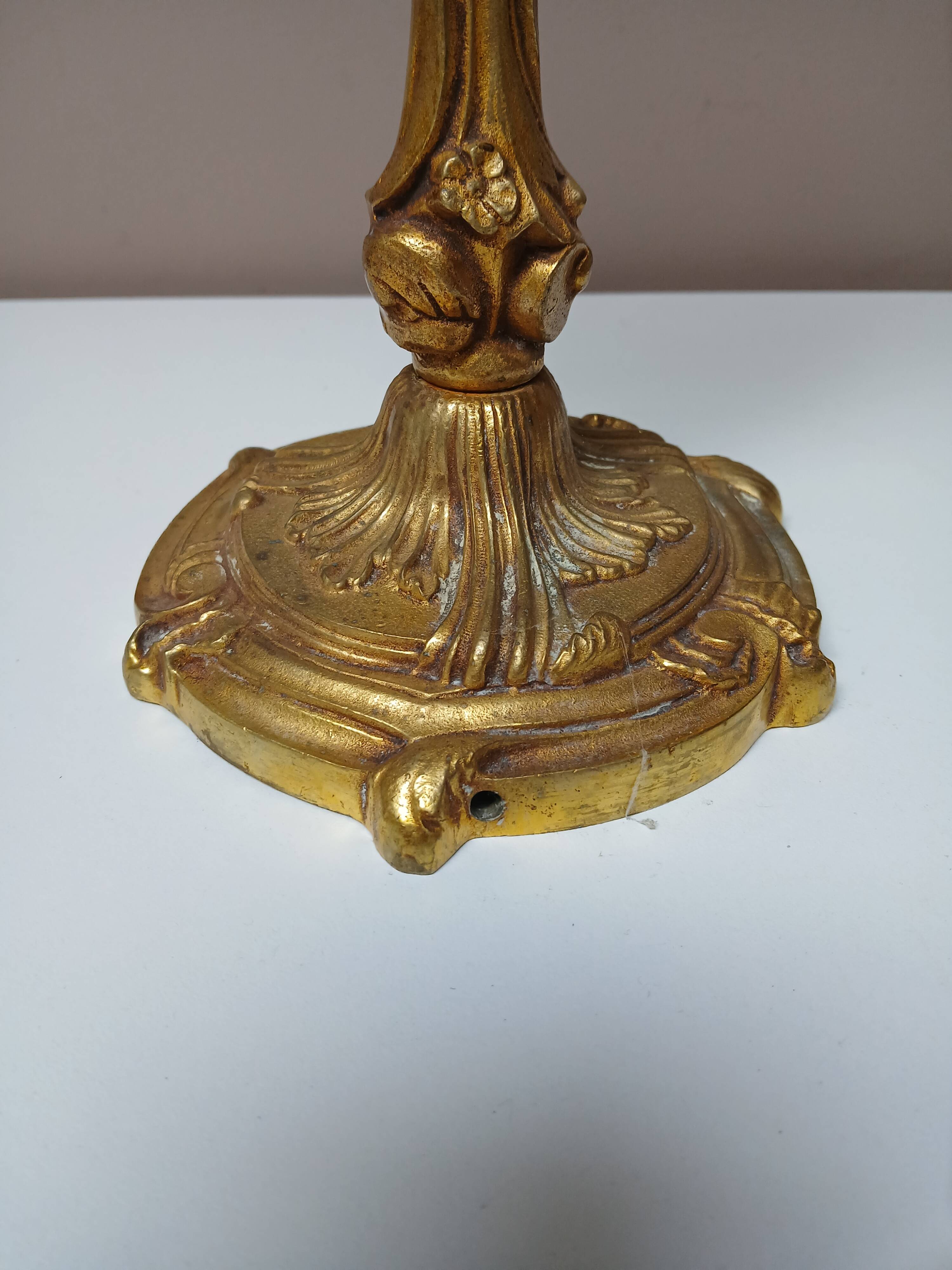 Bronze lamp base, rocaille and voluptuous decor