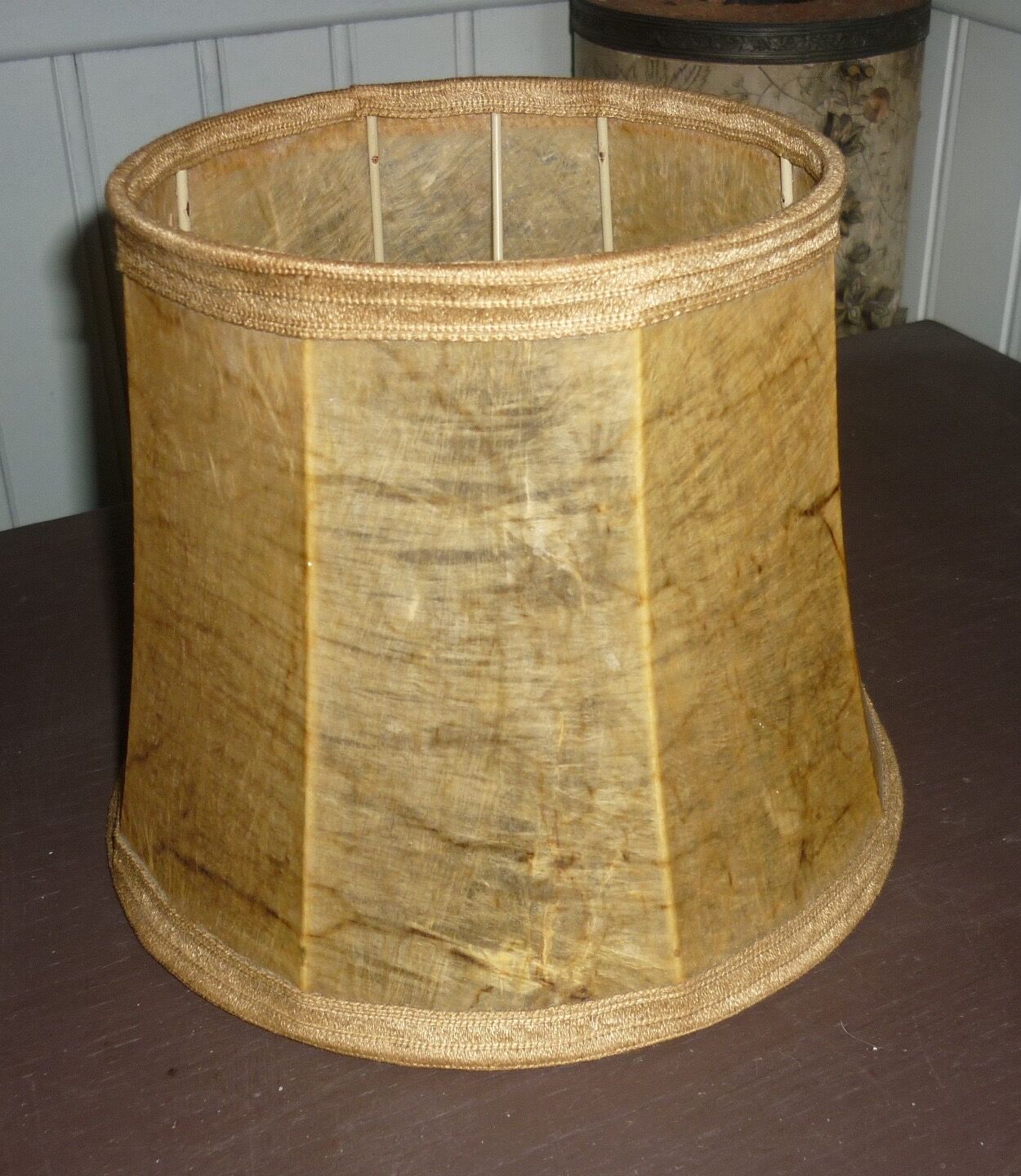 Skin day blinds in small model skin