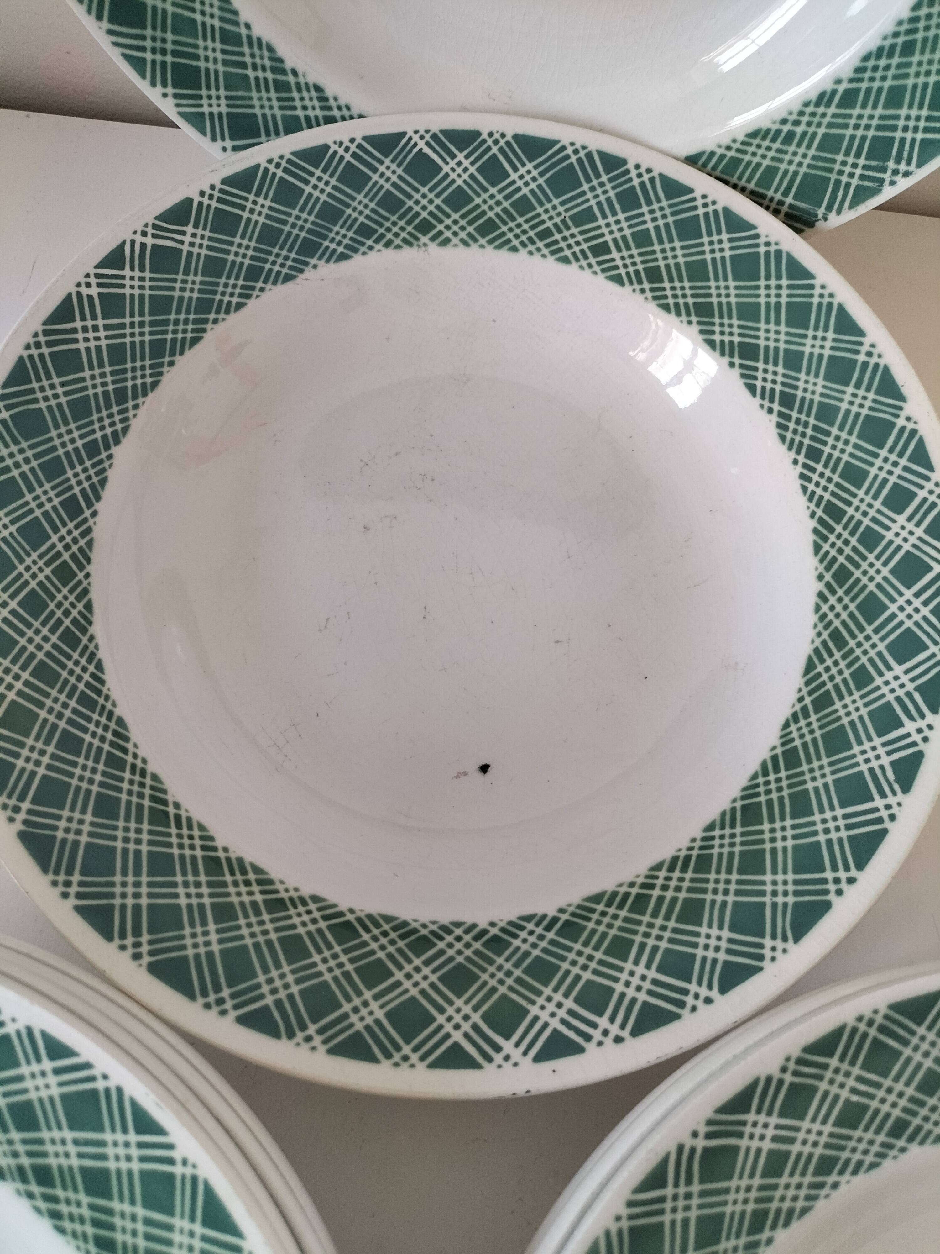 Set of 9 earthenware soup plates – Saint-Amand, decor no. 207 (1941)