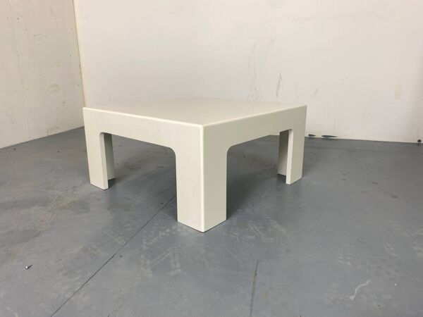Table basse blanche Space Age des années 1970