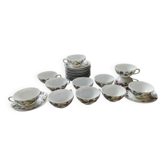 12 Tasses et soucoupes + sucrière+ pot à lait porcelaine de France limoges décor Tuileries