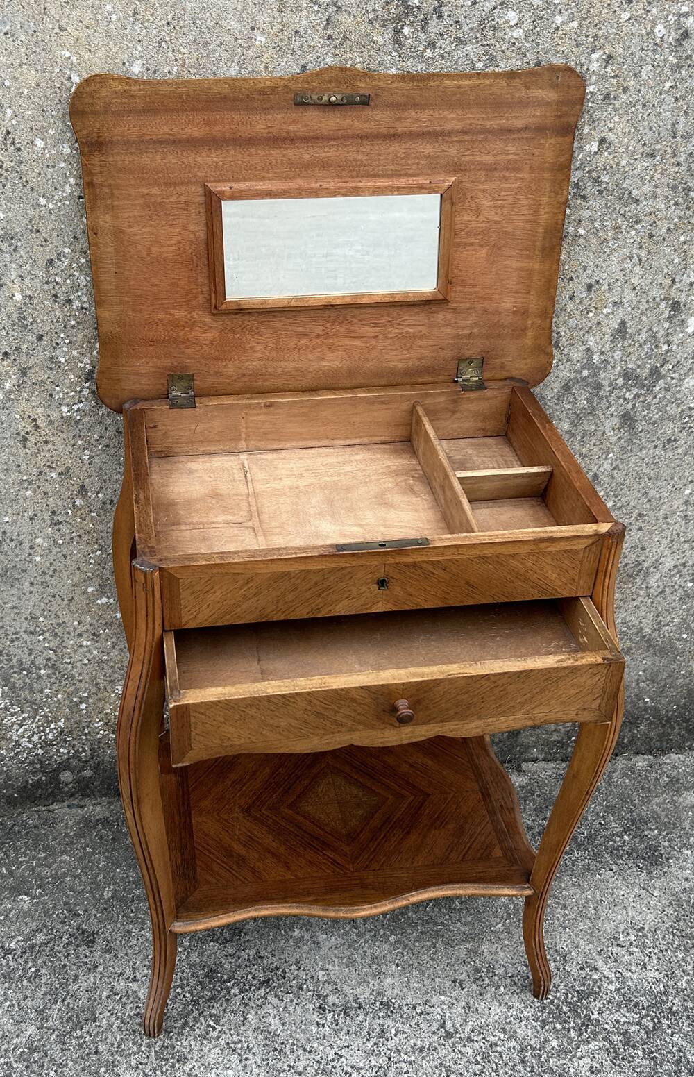 Louis XV style worker, wood and curly veneer, early 20th century