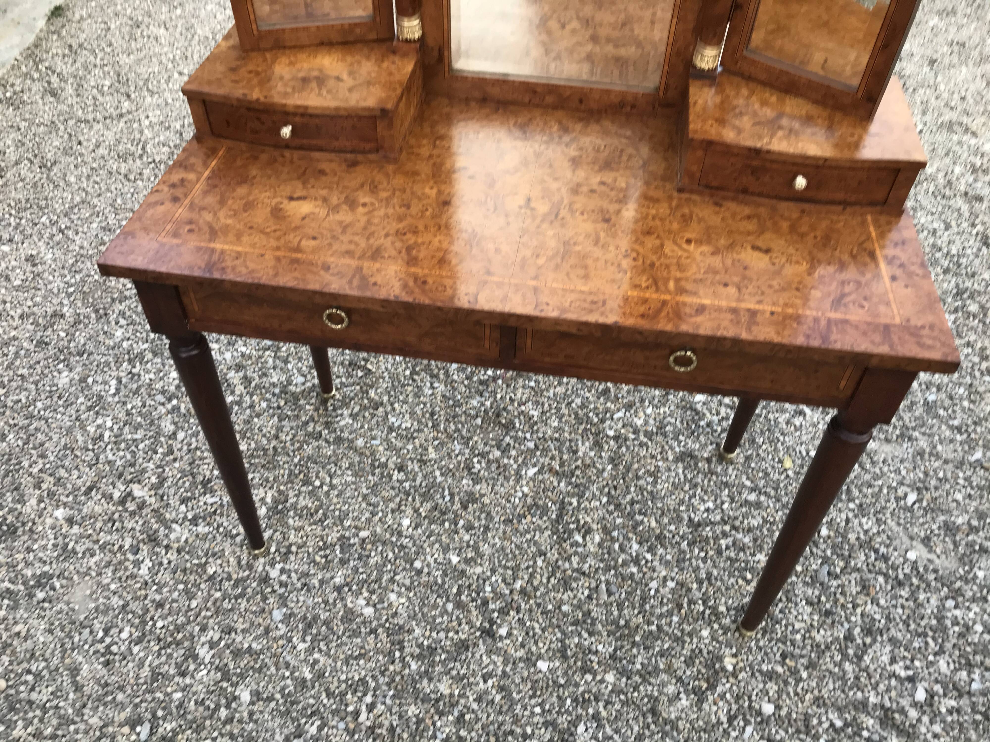Coiffeuse Louis XVI ronce de noyer 1920
