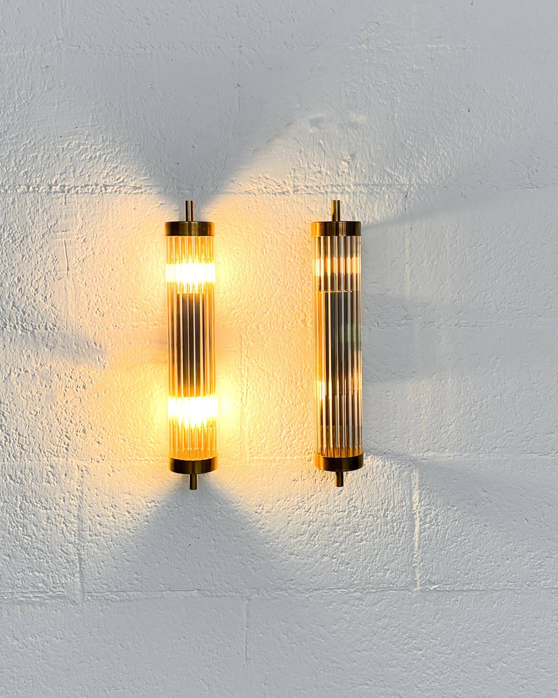 Applique murale Art Déco en chrome et verre cannelé, plusieurs disponibles