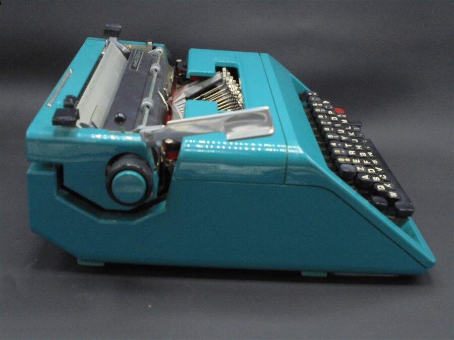 Olivetti studio 45 typewriter