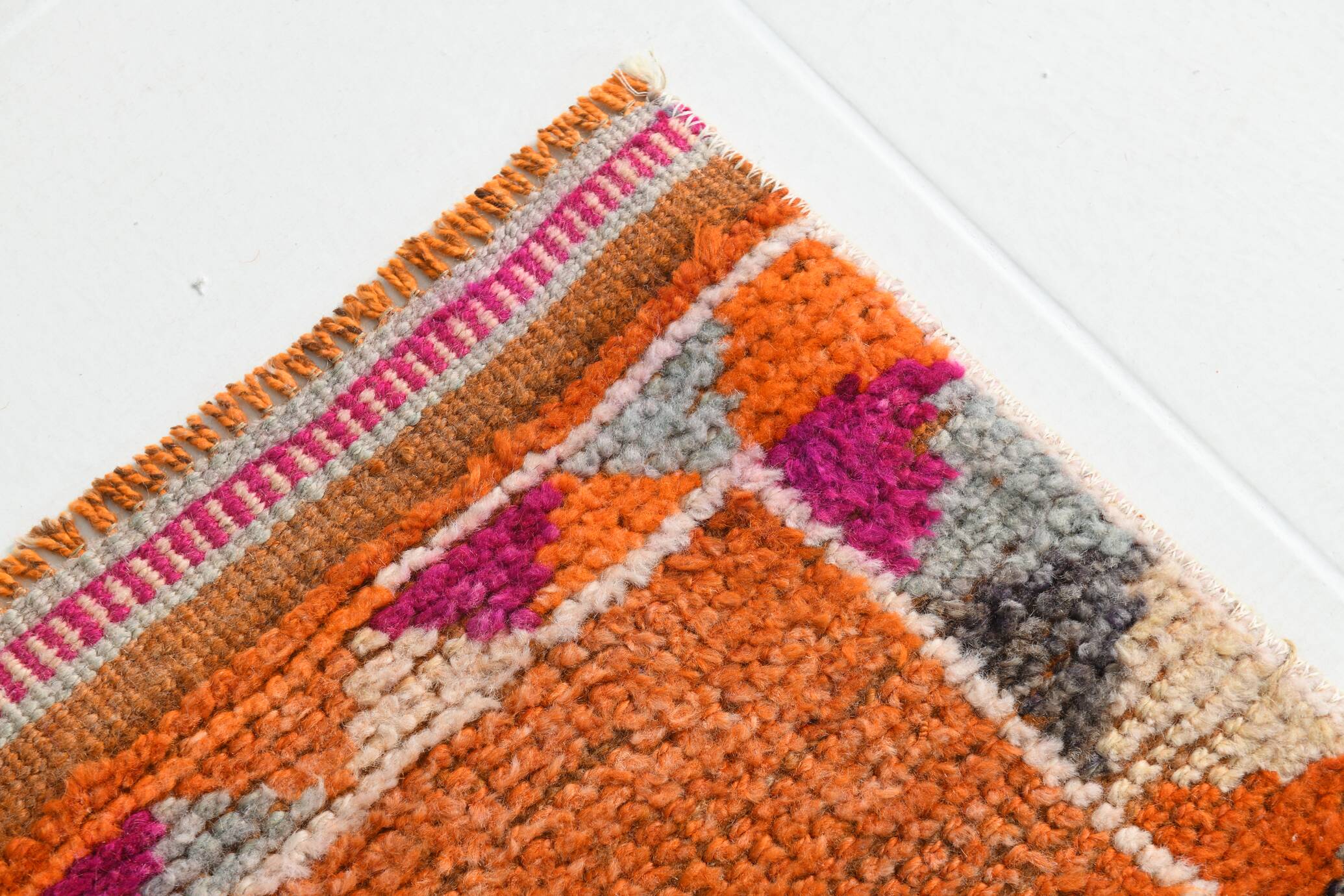 Tapis Kilim Vintage Orange et Rose, Motifs Géométriques, 77x326 Cm