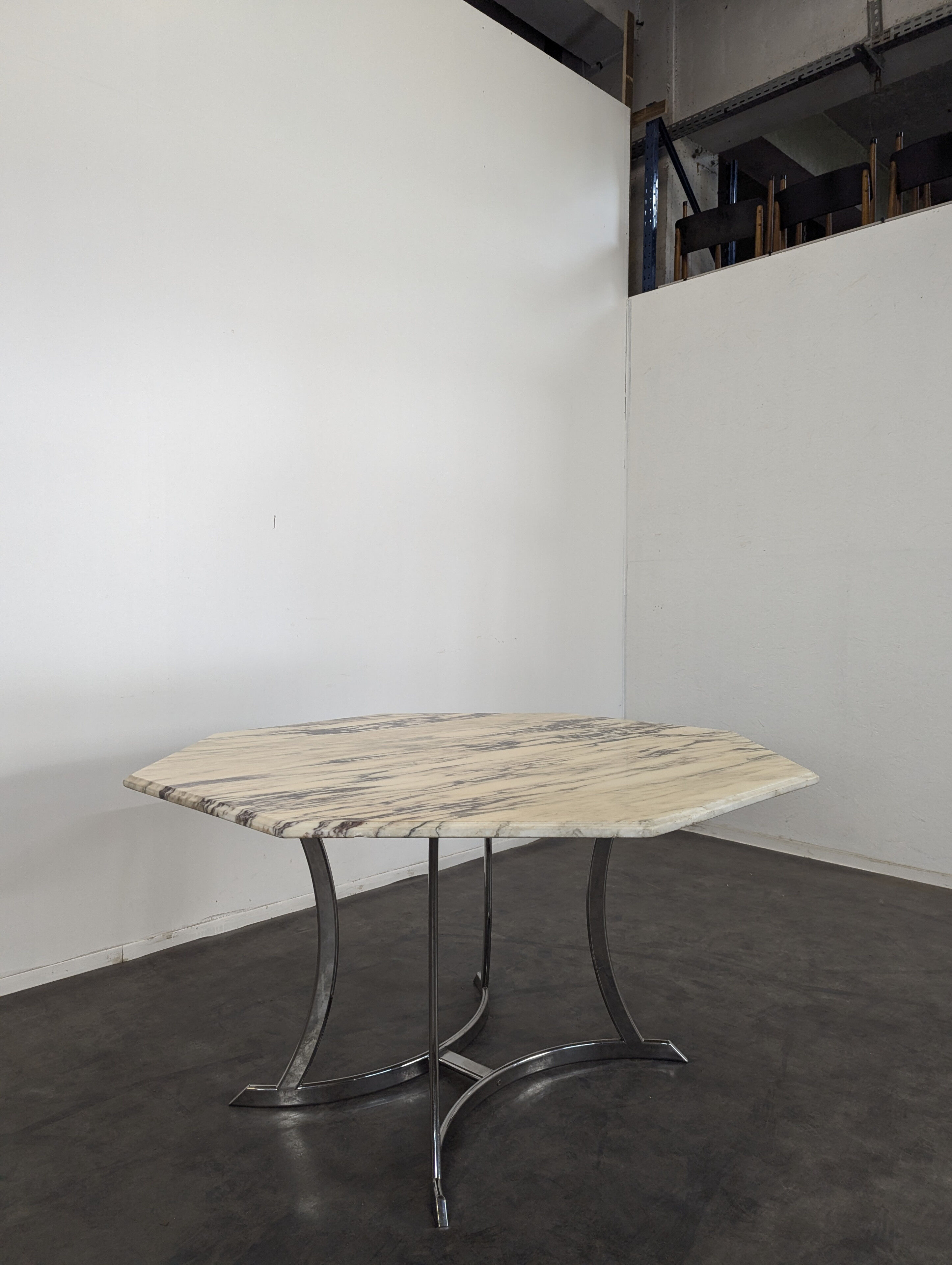 Table à manger octogonale en marbre Roche Bobois