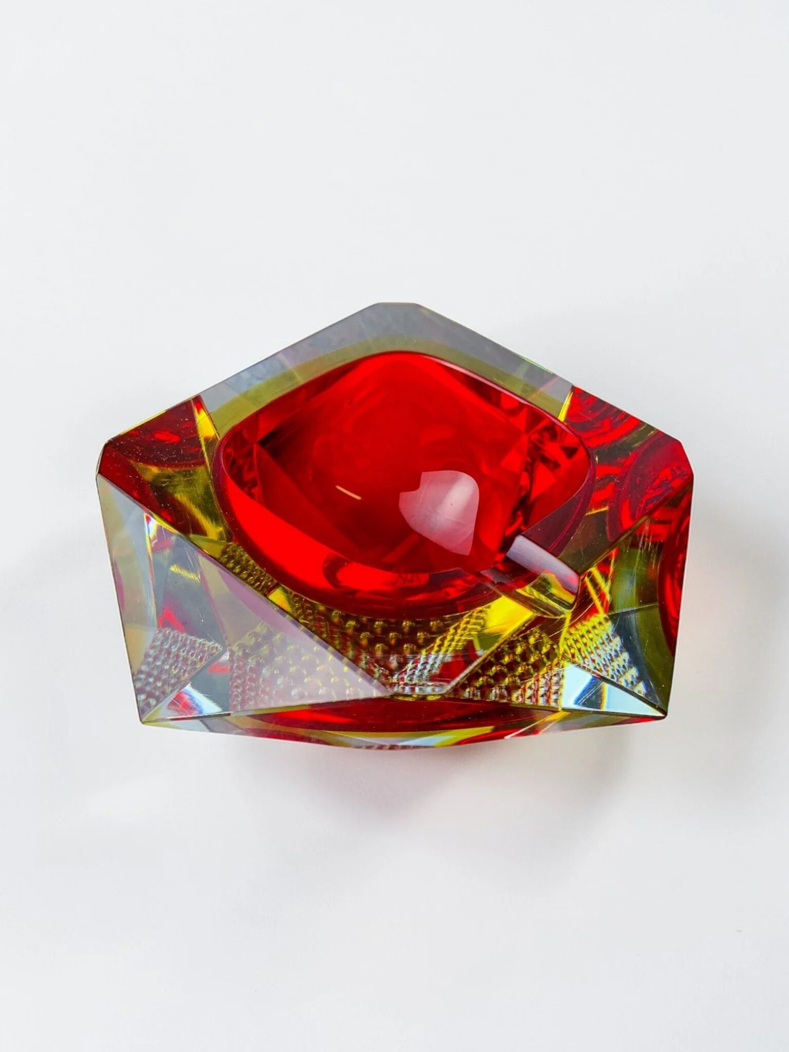 Cendrier Sommerso rouge et jaune italien par Seguso, Murano, années 1970