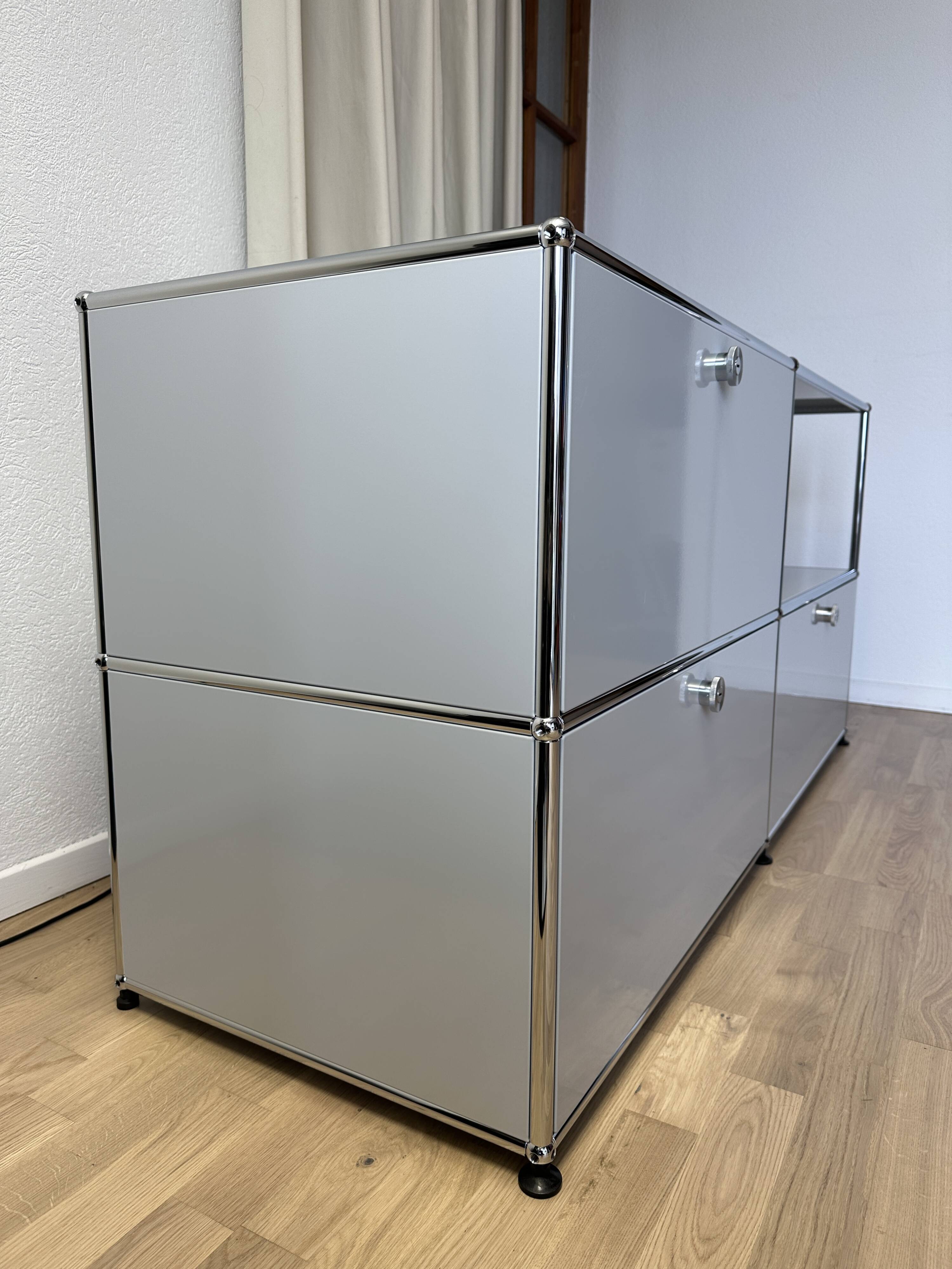 USM Haller Commode in Light Grey