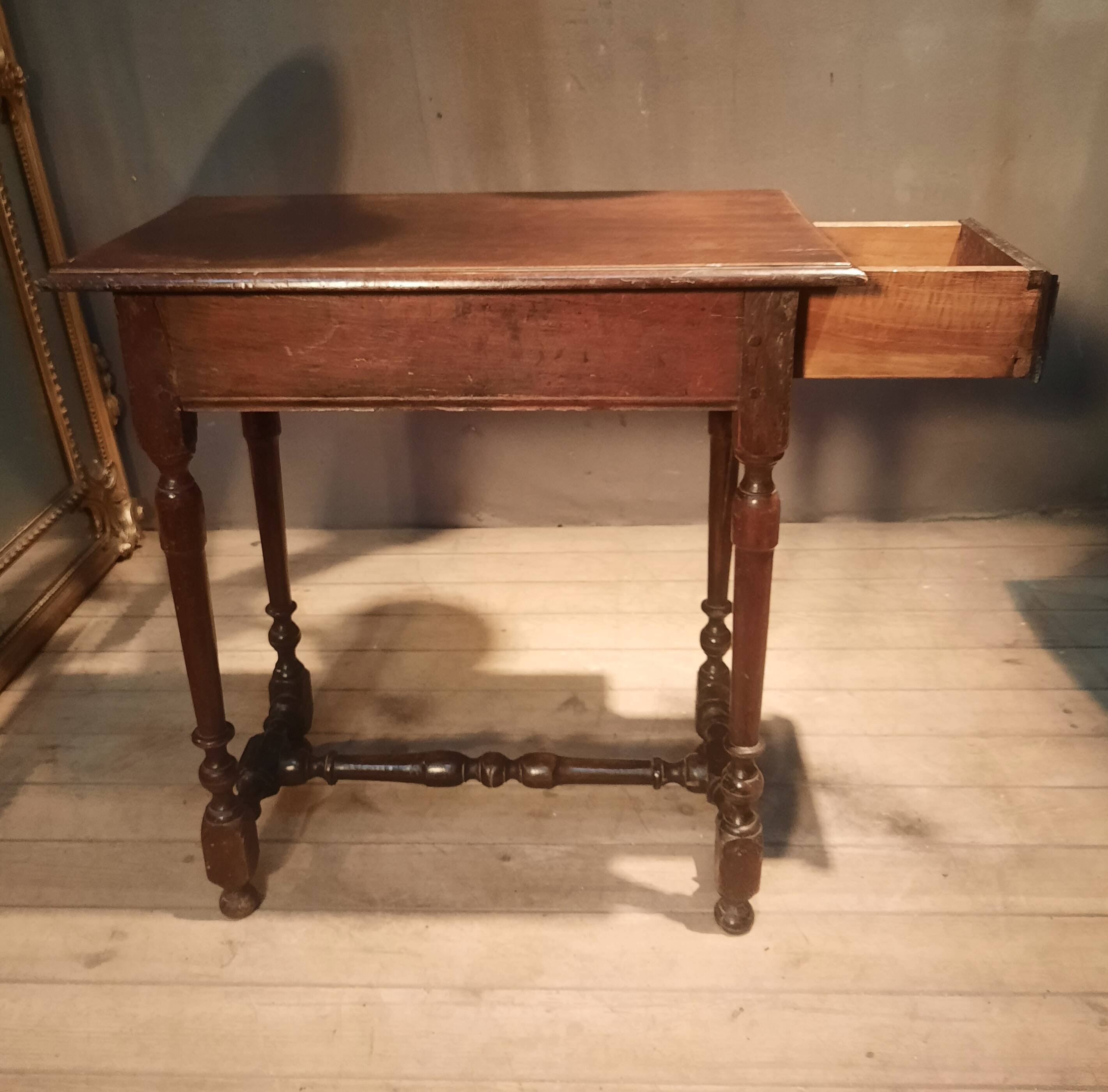 Rectangular side table from the eighteenth century.