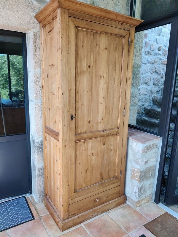 Armoire bonnetière