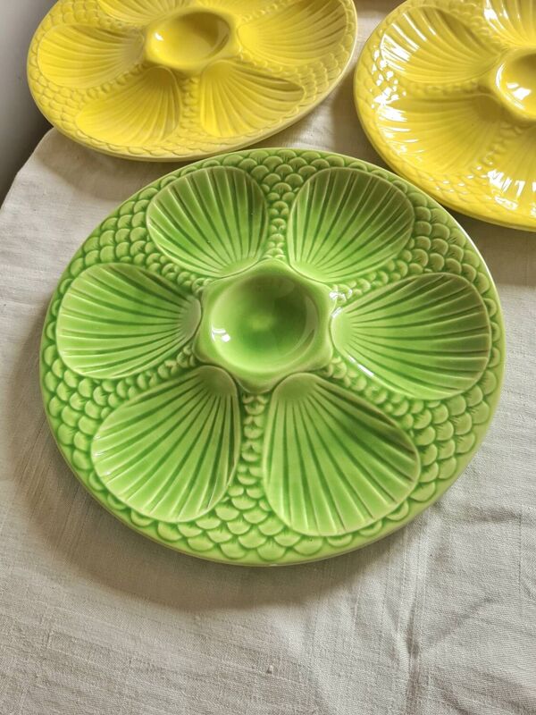 Assiettes à huîtres en barbotine Digoin Sarreguemines