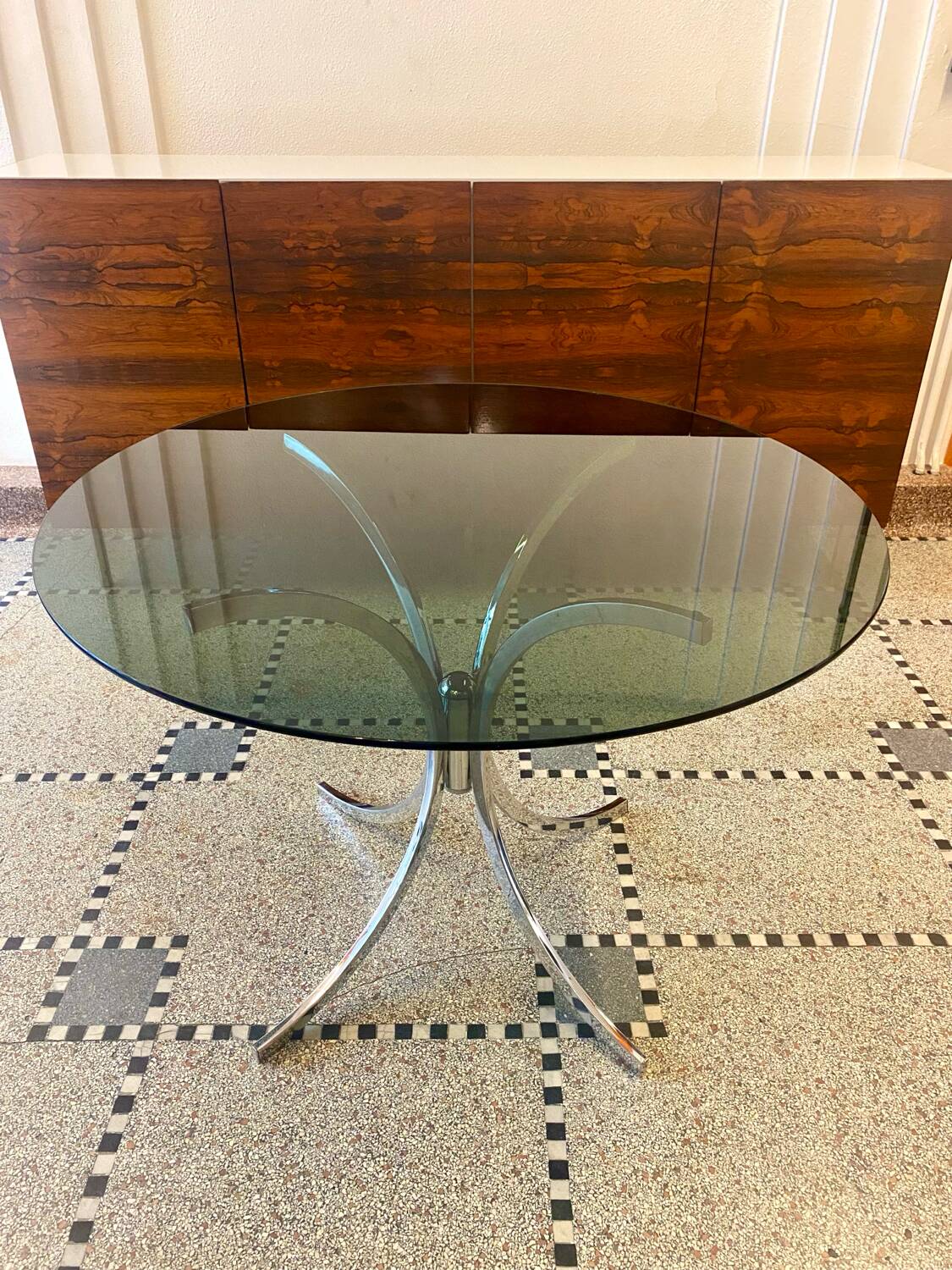 Italian round table in smoked glass 1970 Giotto Stoppino style