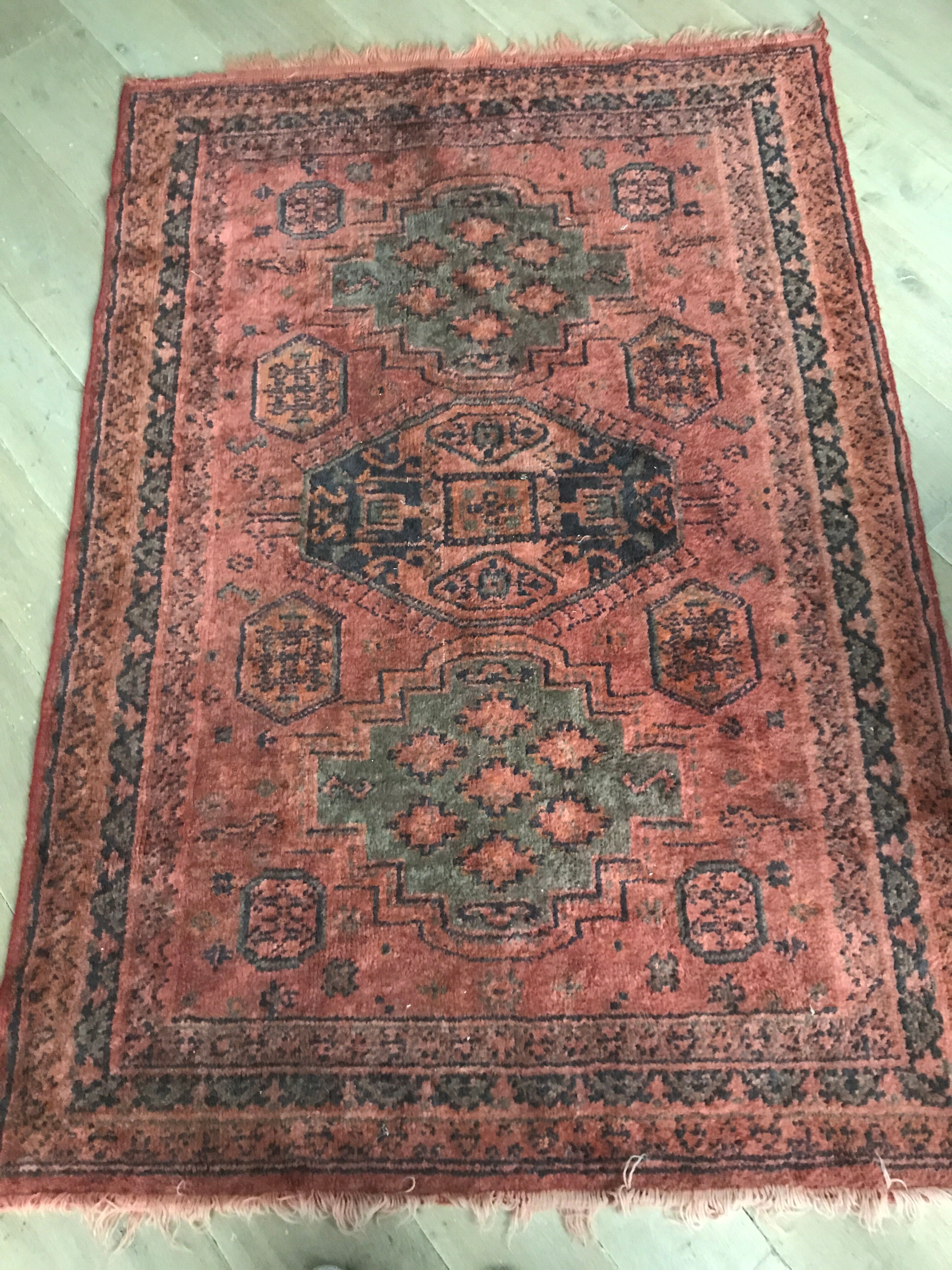Oriental carpet 117x166cm